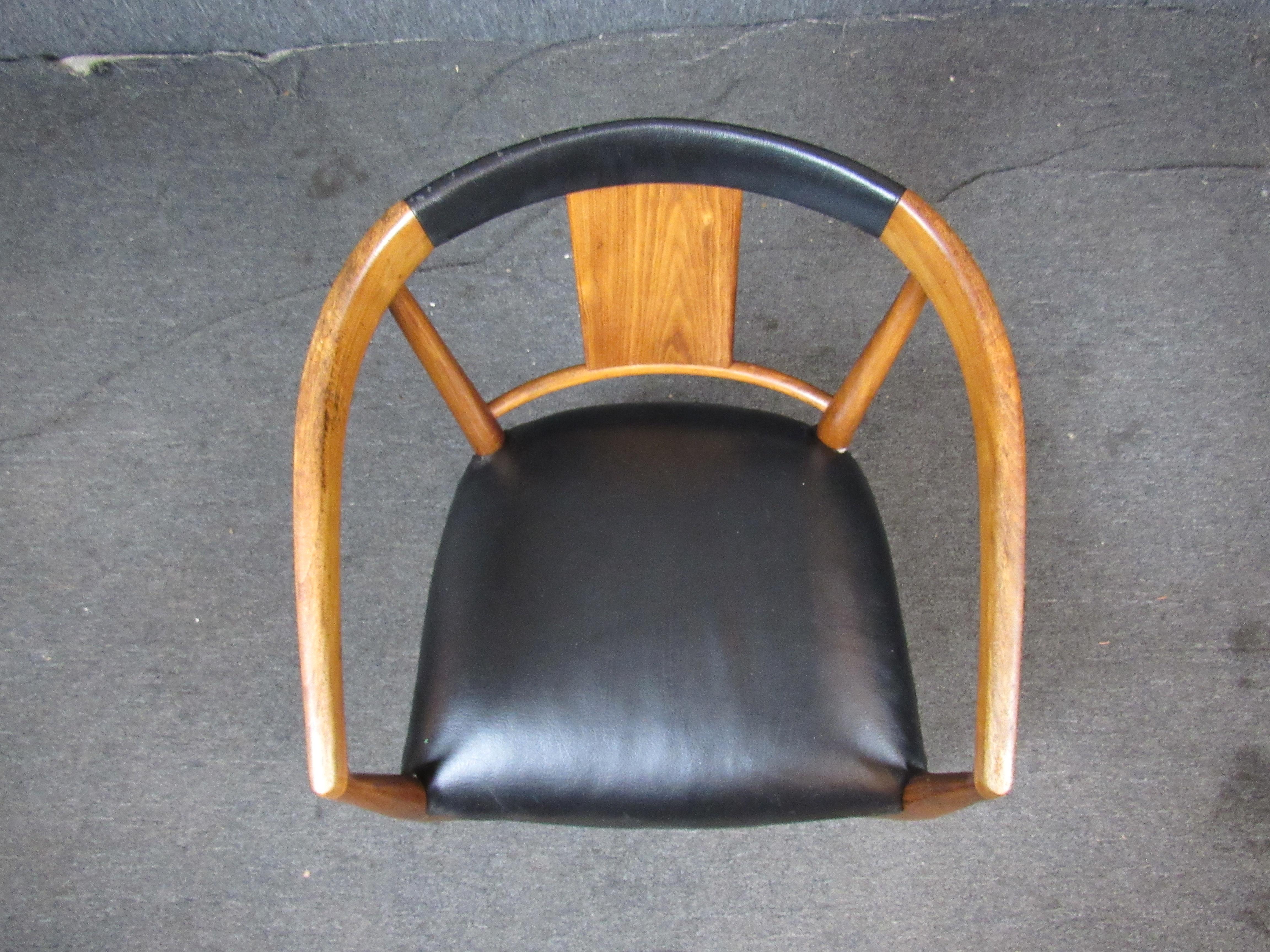 Henredon „Cantonesian“ Sessel aus der Mitte des Jahrhunderts im Zustand „Gut“ im Angebot in Brooklyn, NY