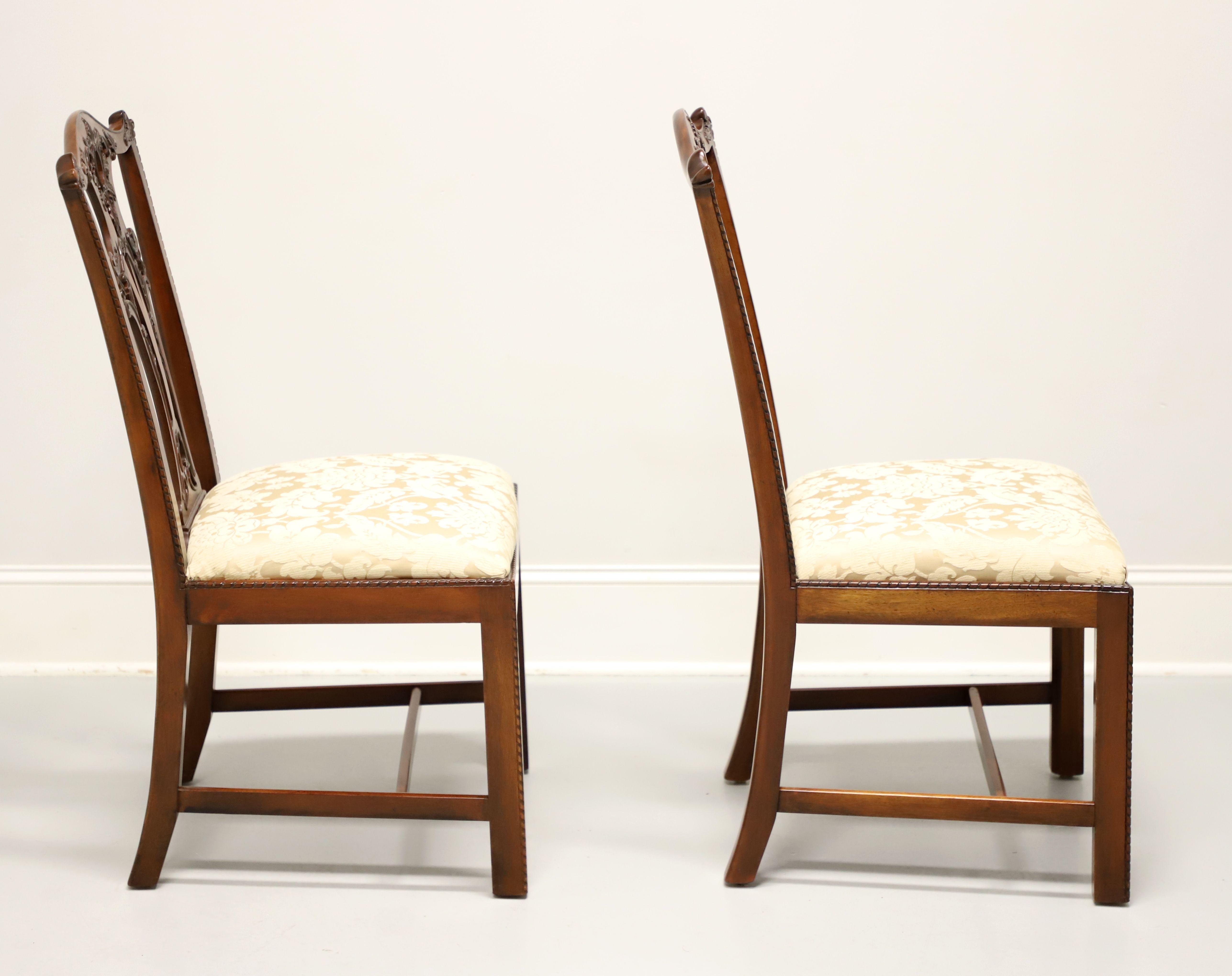 HENREDON Carved Mahogany Chippendale Dining Side Chairs - Pair D In Good Condition In Charlotte, NC