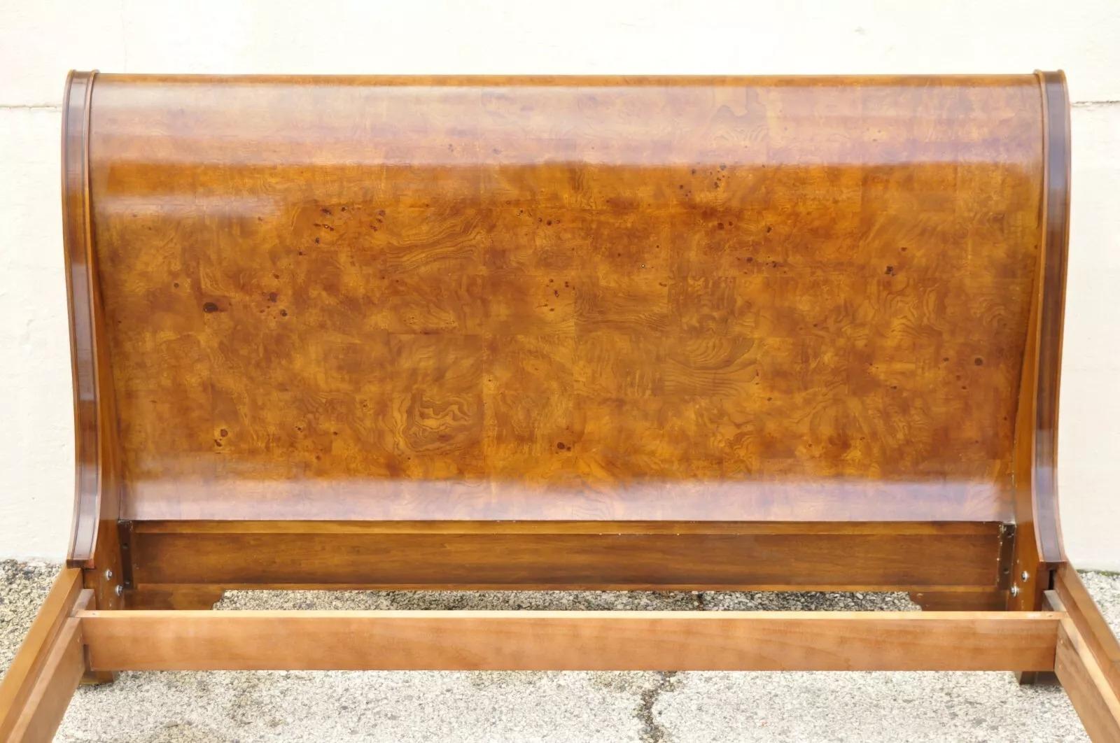 Henredon, cadre de lit traîneau Queen Size de style Empire en bois de ronce de Charles X 4