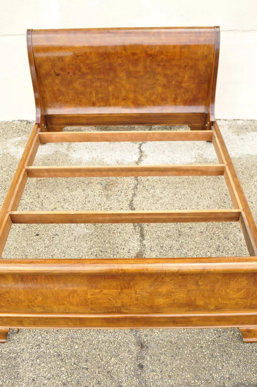 Henredon, cadre de lit traîneau Queen Size de style Empire en bois de ronce de Charles X 5