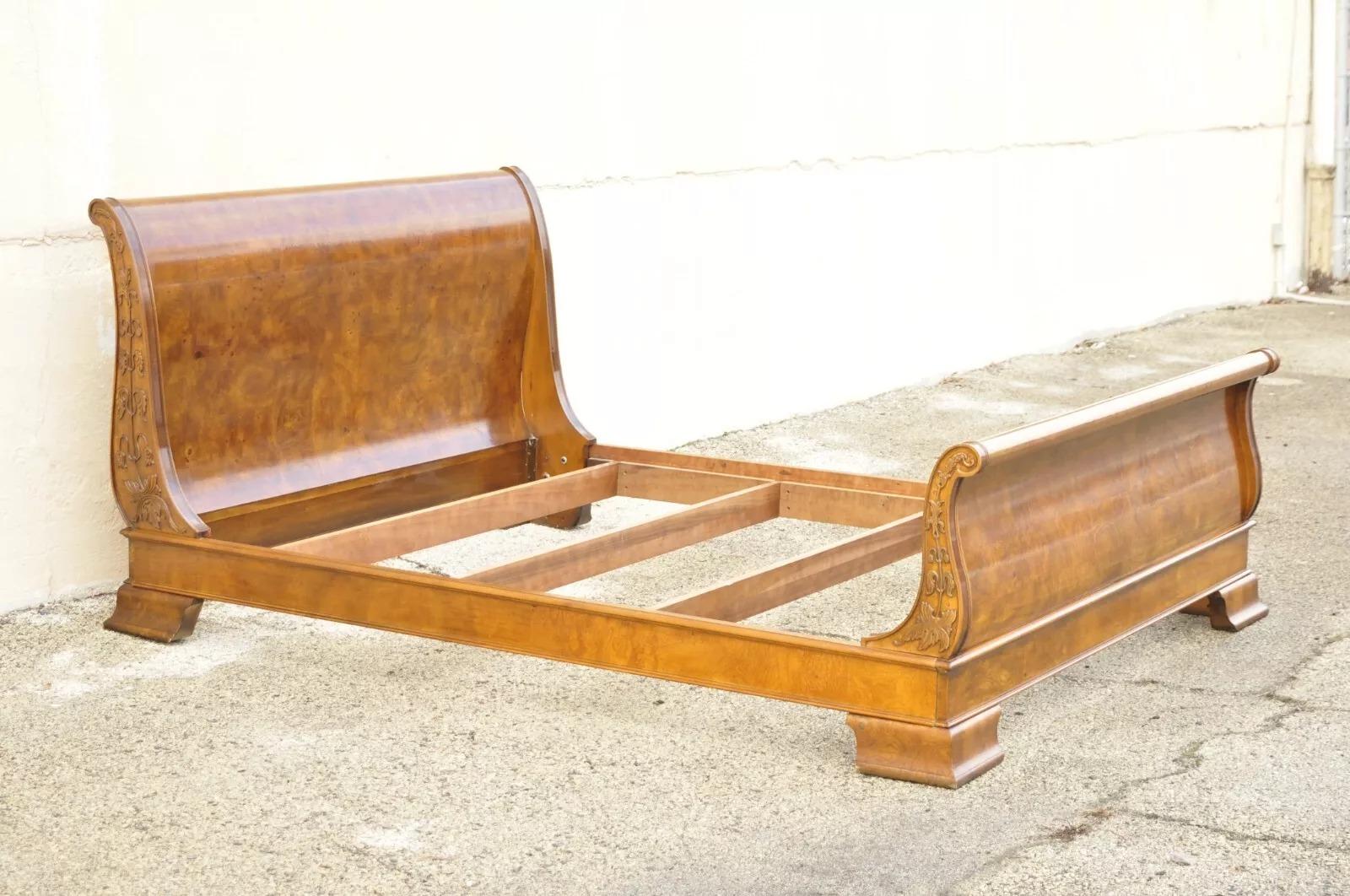 Henredon, cadre de lit traîneau Queen Size de style Empire en bois de ronce de Charles X 7