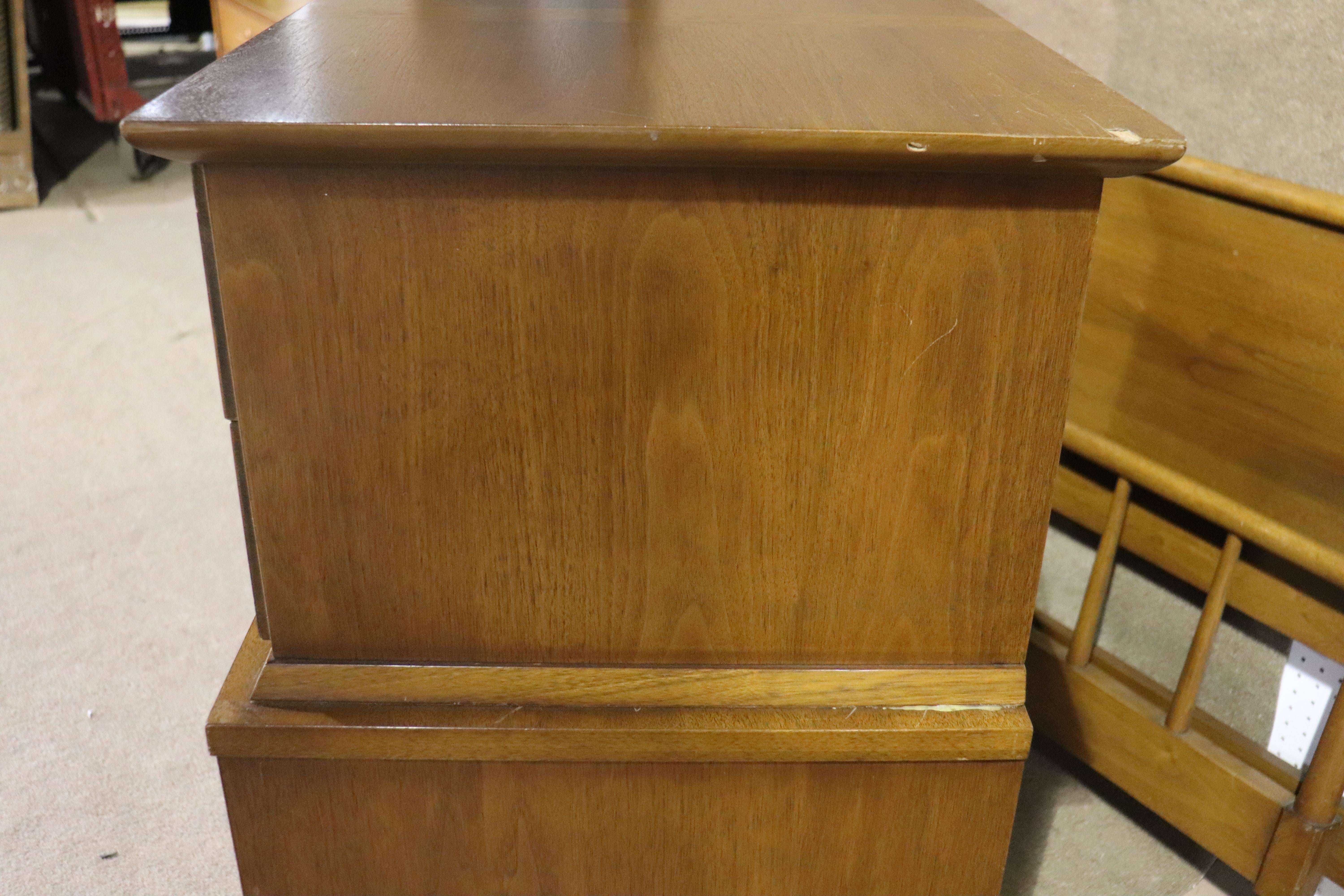 Henredon Chest of Drawers For Sale 1