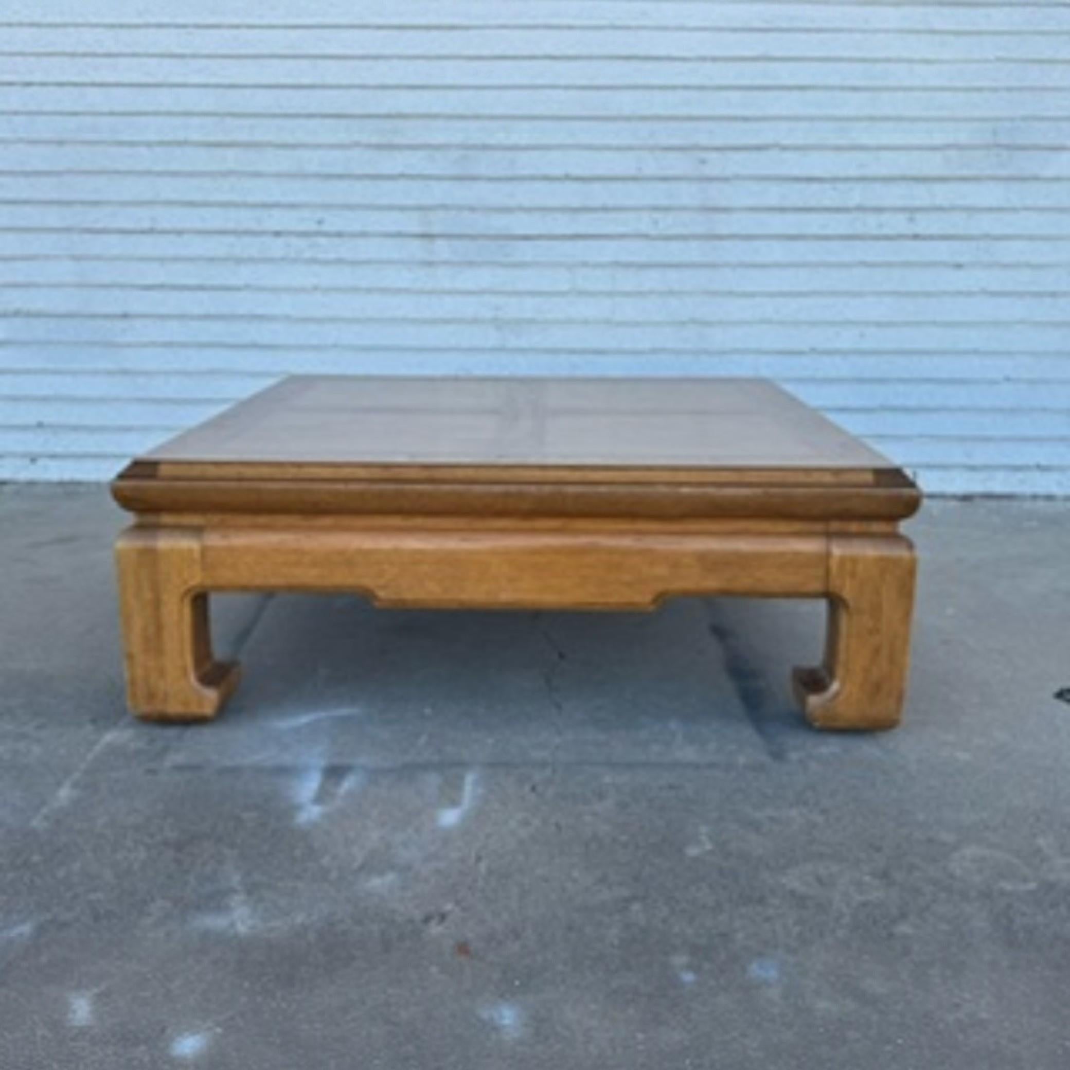 20th Century Henredon chin hua style 38” Squared coffee table For Sale