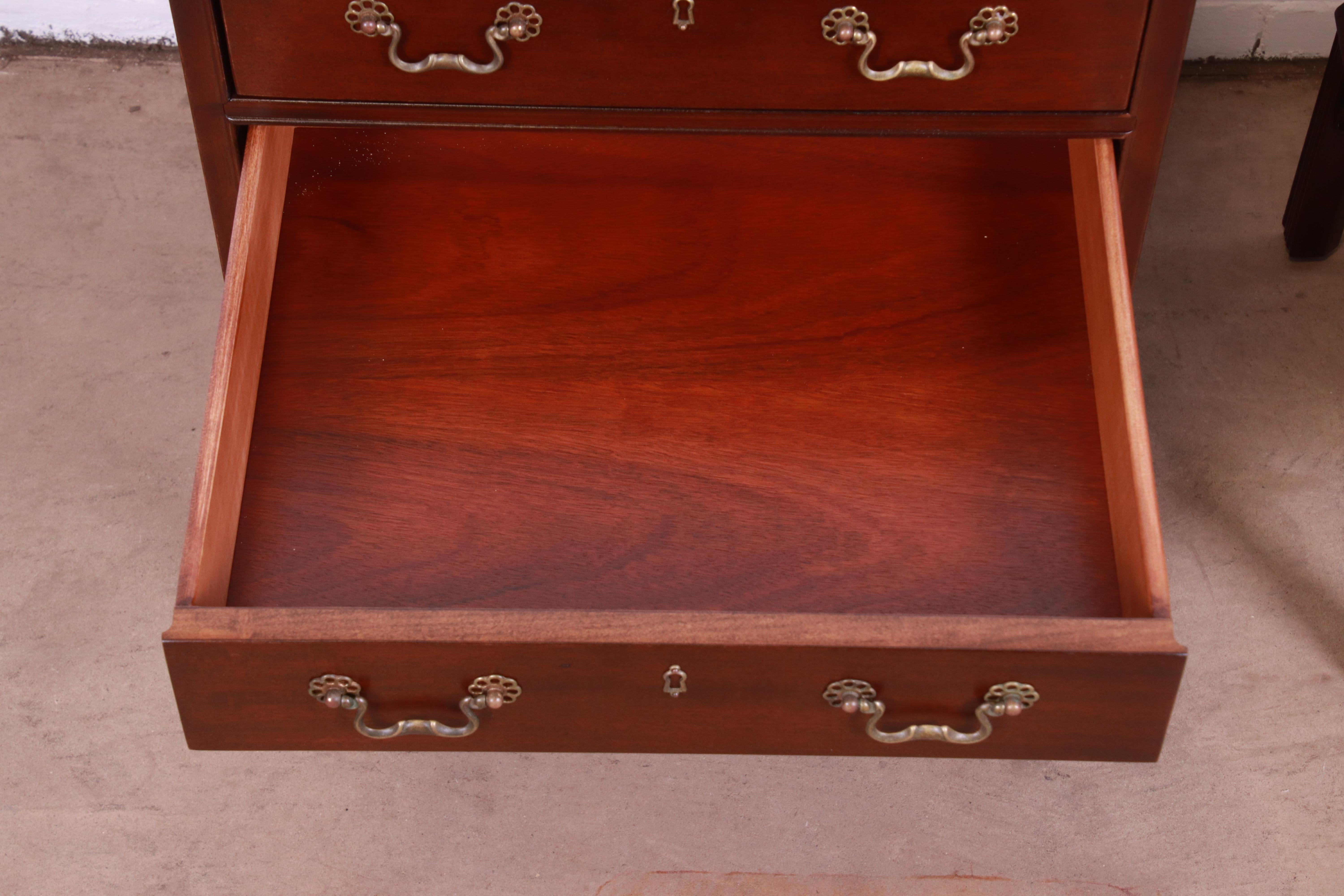 Henredon Chinese Chippendale Carved Mahogany Nightstands, Newly Refinished For Sale 4