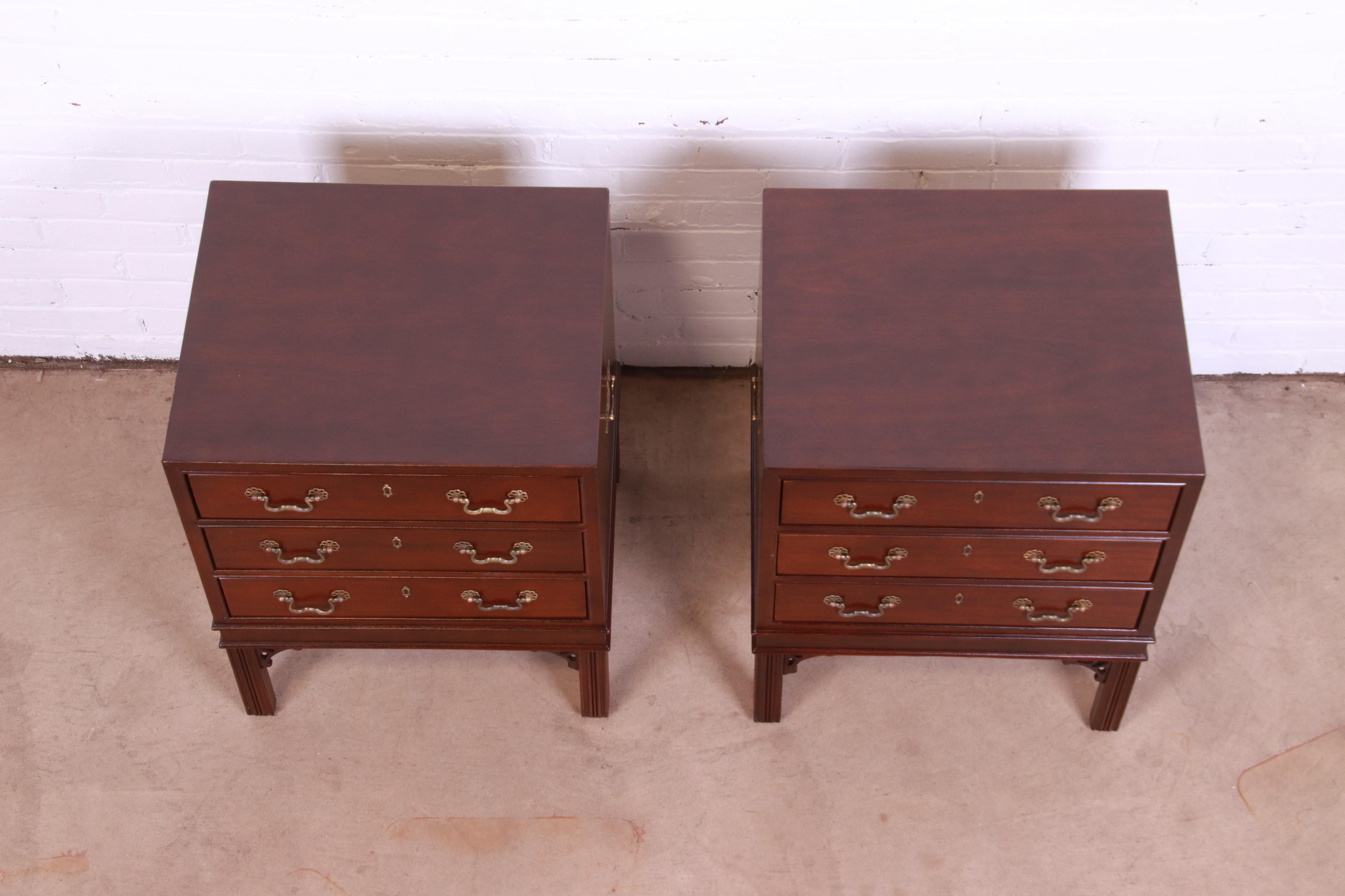 Henredon Chinese Chippendale Carved Mahogany Nightstands, Newly Refinished For Sale 7