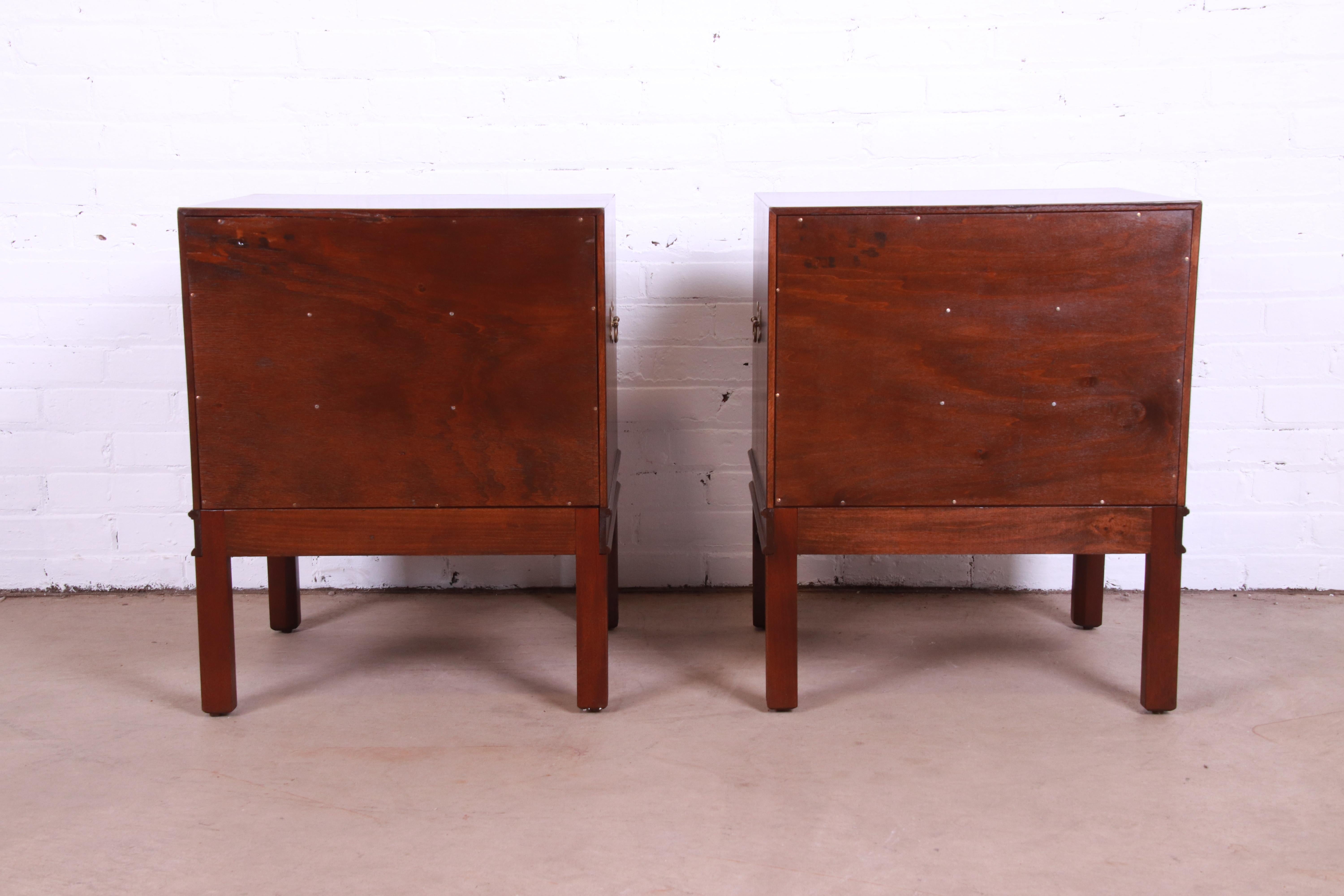 Henredon Chinese Chippendale Carved Mahogany Nightstands, Newly Refinished For Sale 10