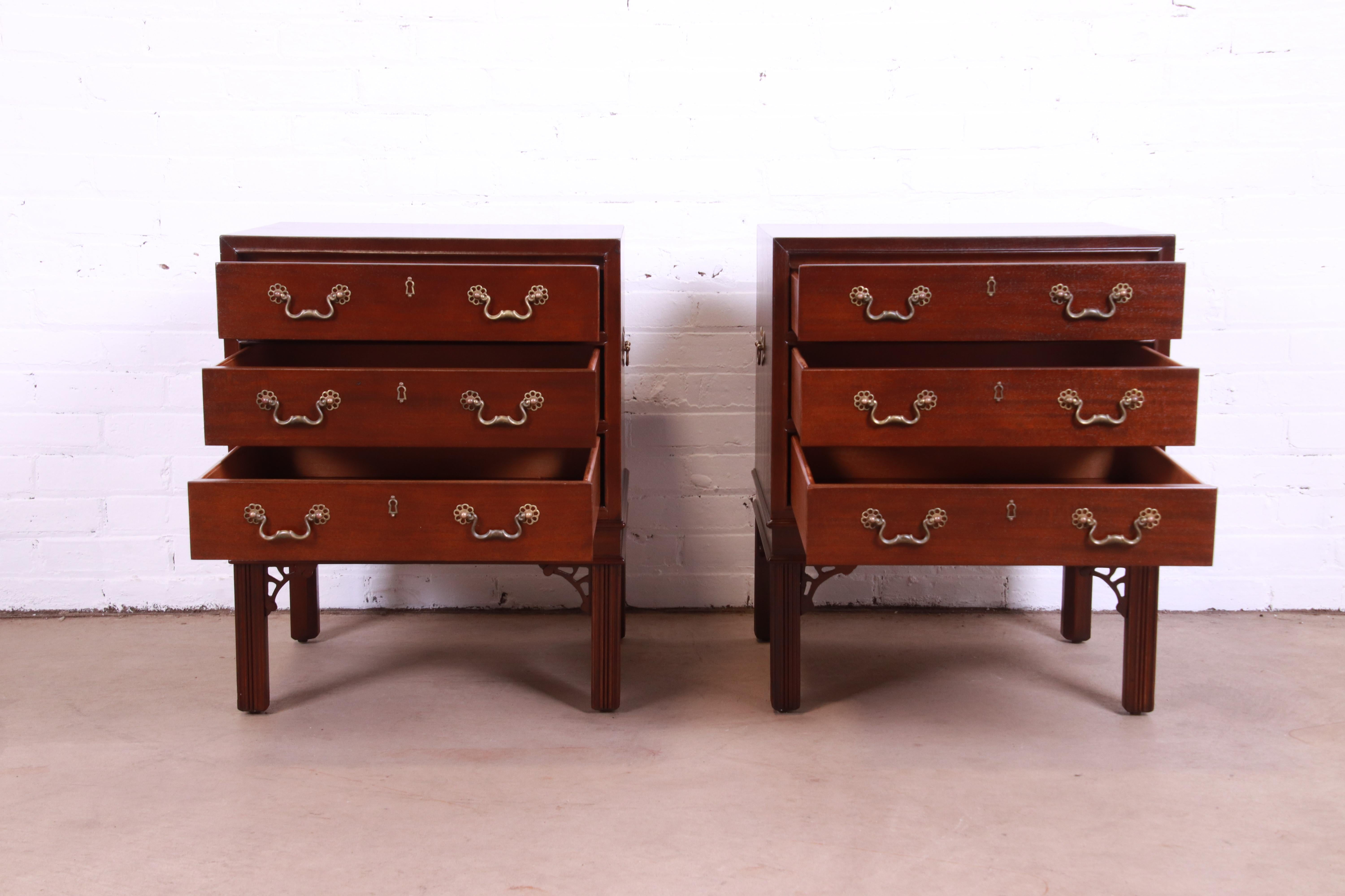 Henredon Chinese Chippendale Carved Mahogany Nightstands, Newly Refinished For Sale 1