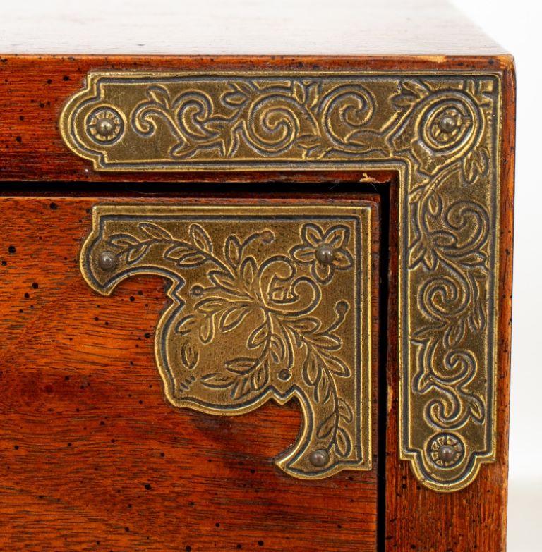 Henredon chinoiserie engraved brass-mounted walnut night tables, pair, 20th century. 

Dealer: S138XX