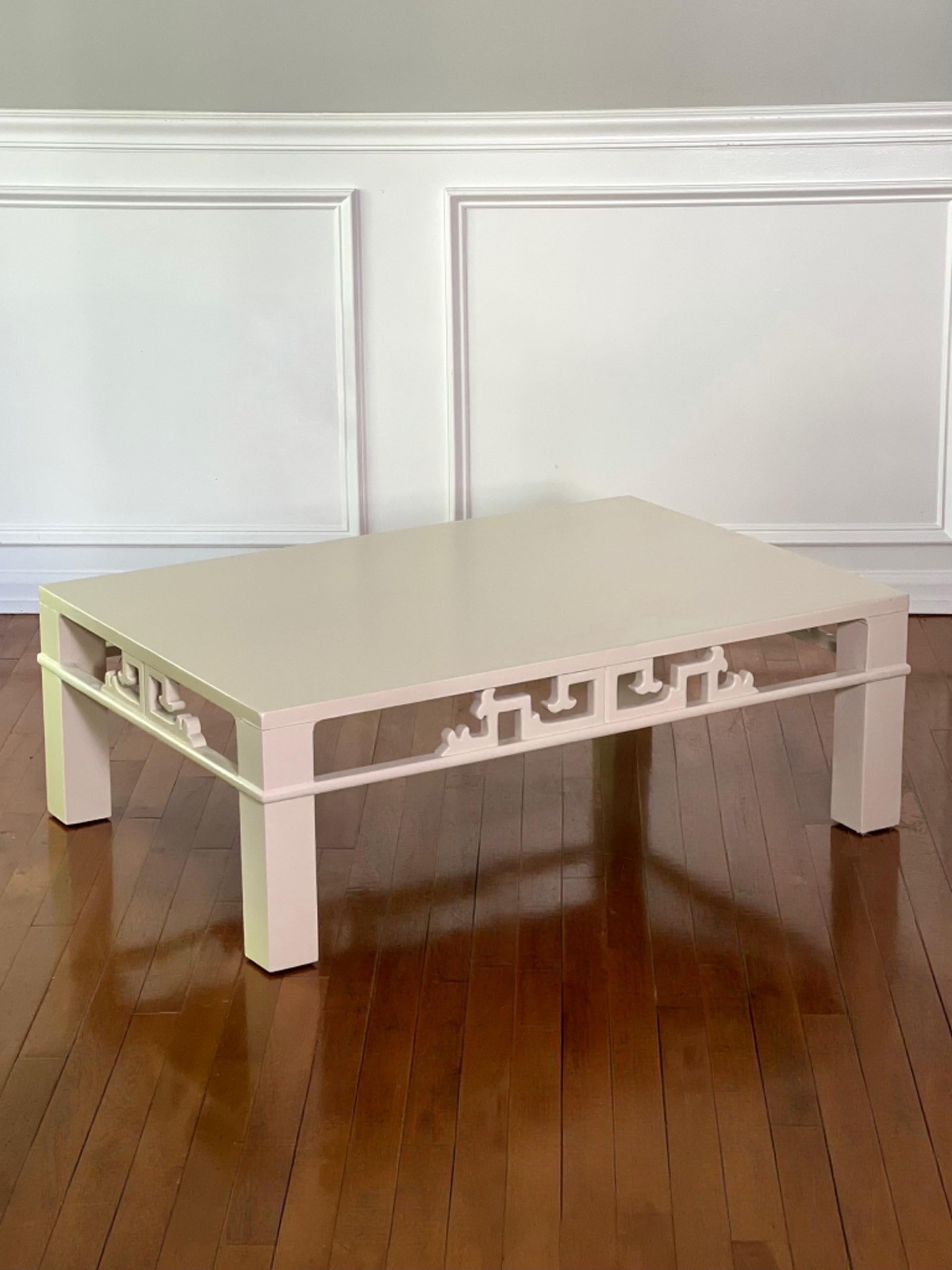 North American Henredon Chinoiserie White Coffee Table For Sale