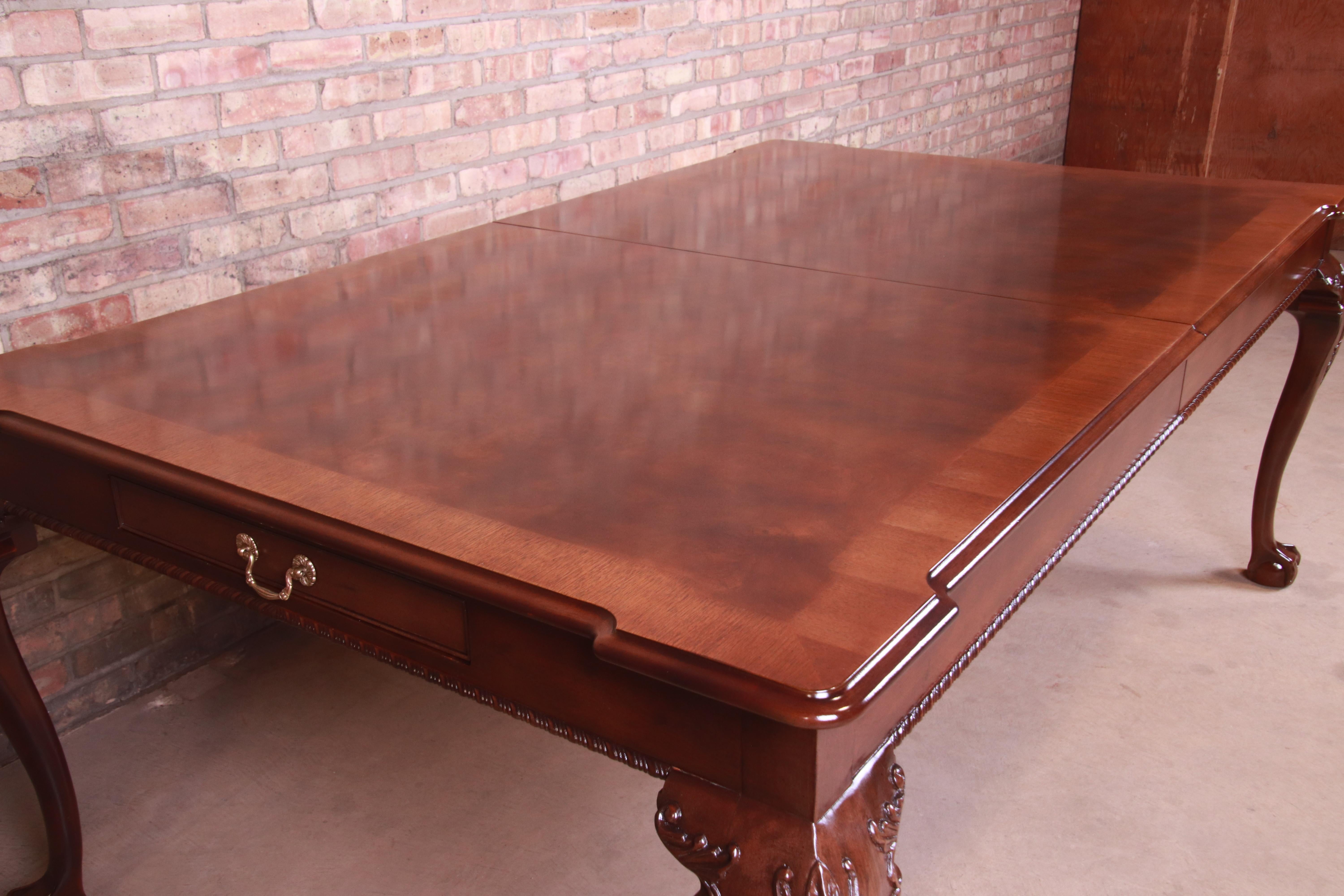 Henredon Chippendale Banded Mahogany Extension Dining Table, Newly Refinished 5