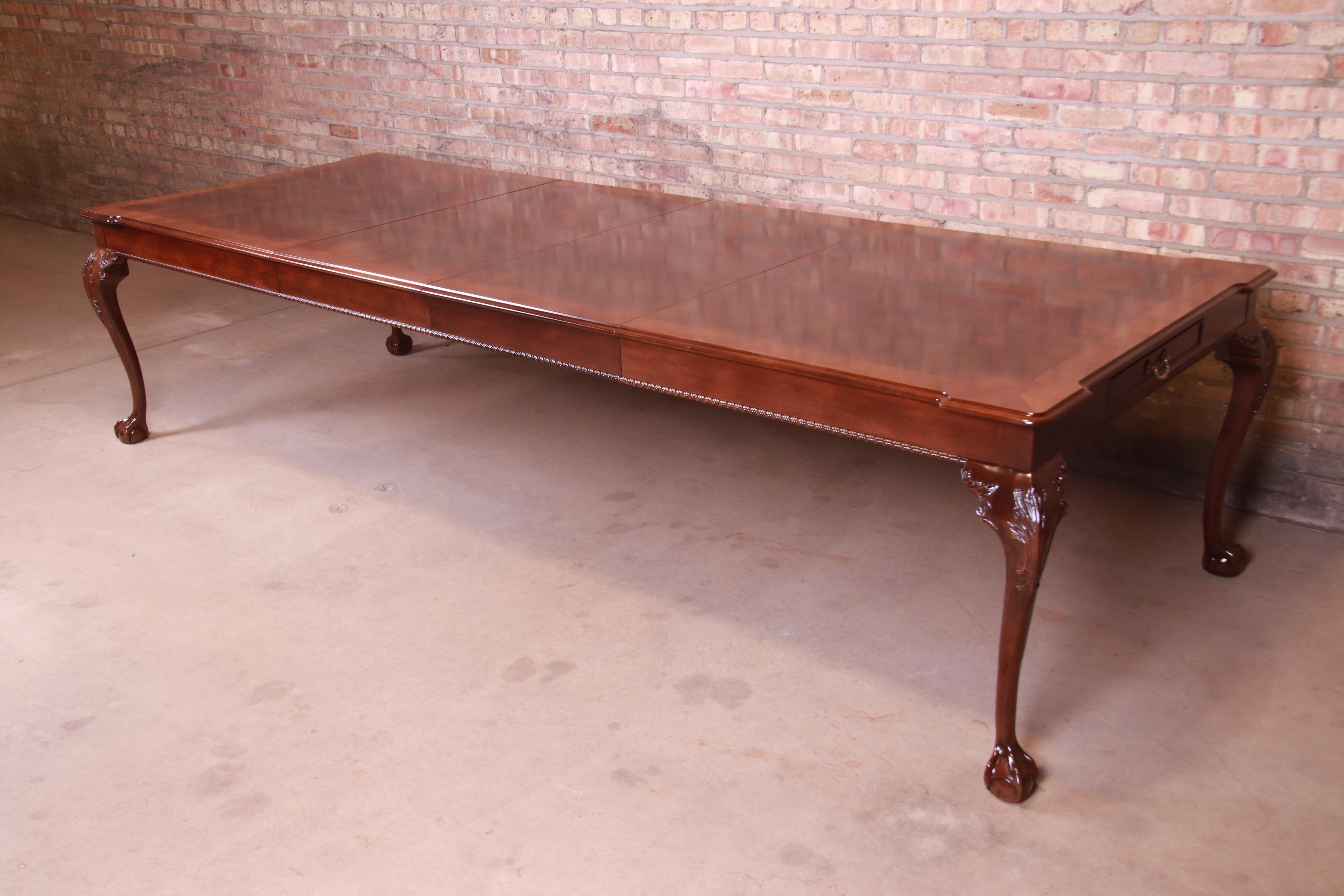 Henredon Chippendale Banded Mahogany Extension Dining Table, Newly Refinished 10