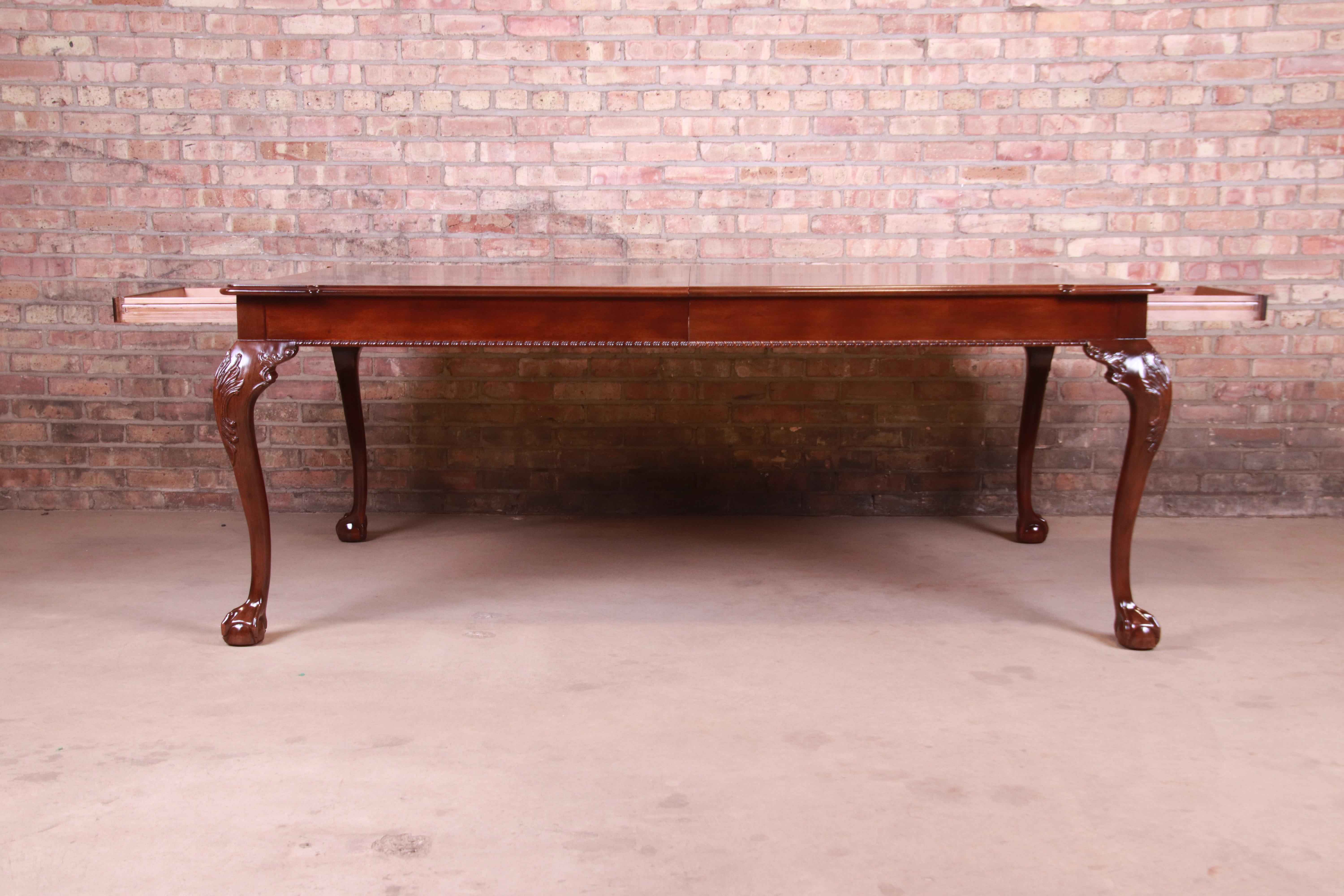 Henredon Chippendale Banded Mahogany Extension Dining Table, Newly Refinished 1