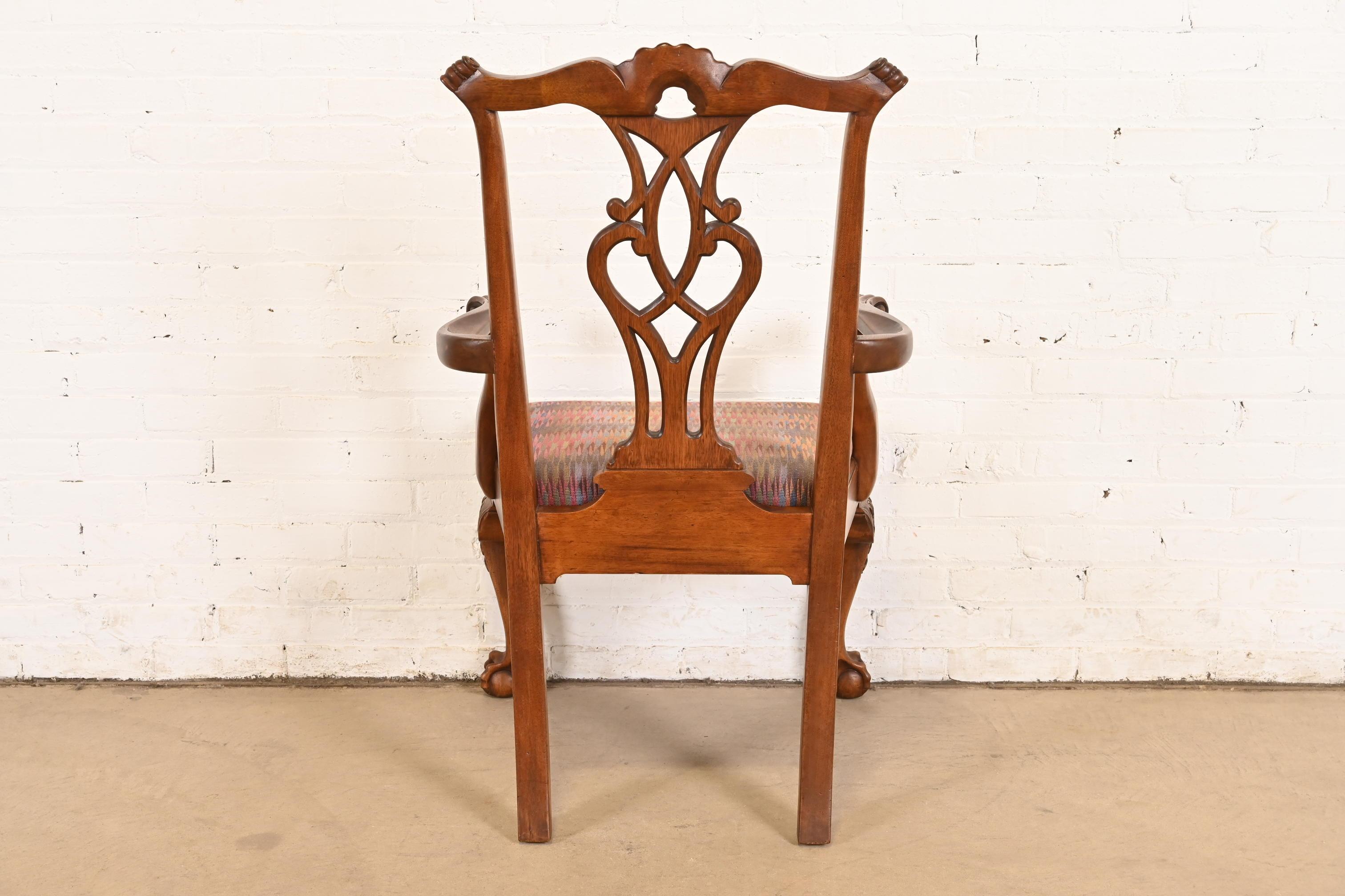 Henredon Chippendale Sillones de Caoba Tallada o Sillas de Capitán de Comedor, Pareja 4