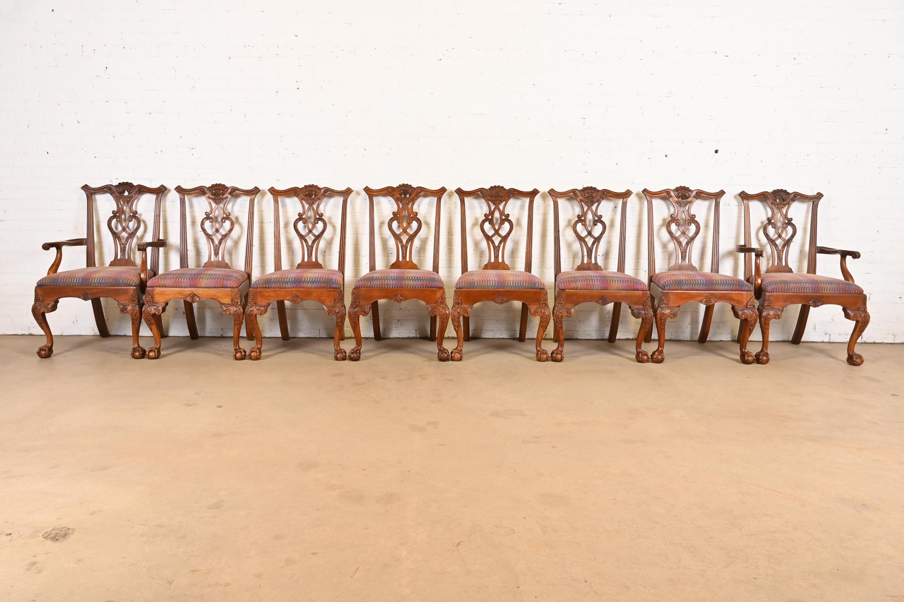Henredon Chippendale Sillones de Caoba Tallada o Sillas de Capitán de Comedor, Pareja 6