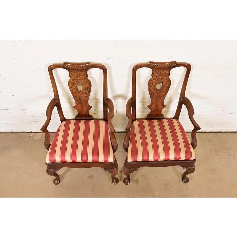 Paire de fauteuils Chippendale en acajou sculpté, Henredon Bon état - En vente à South Bend, IN