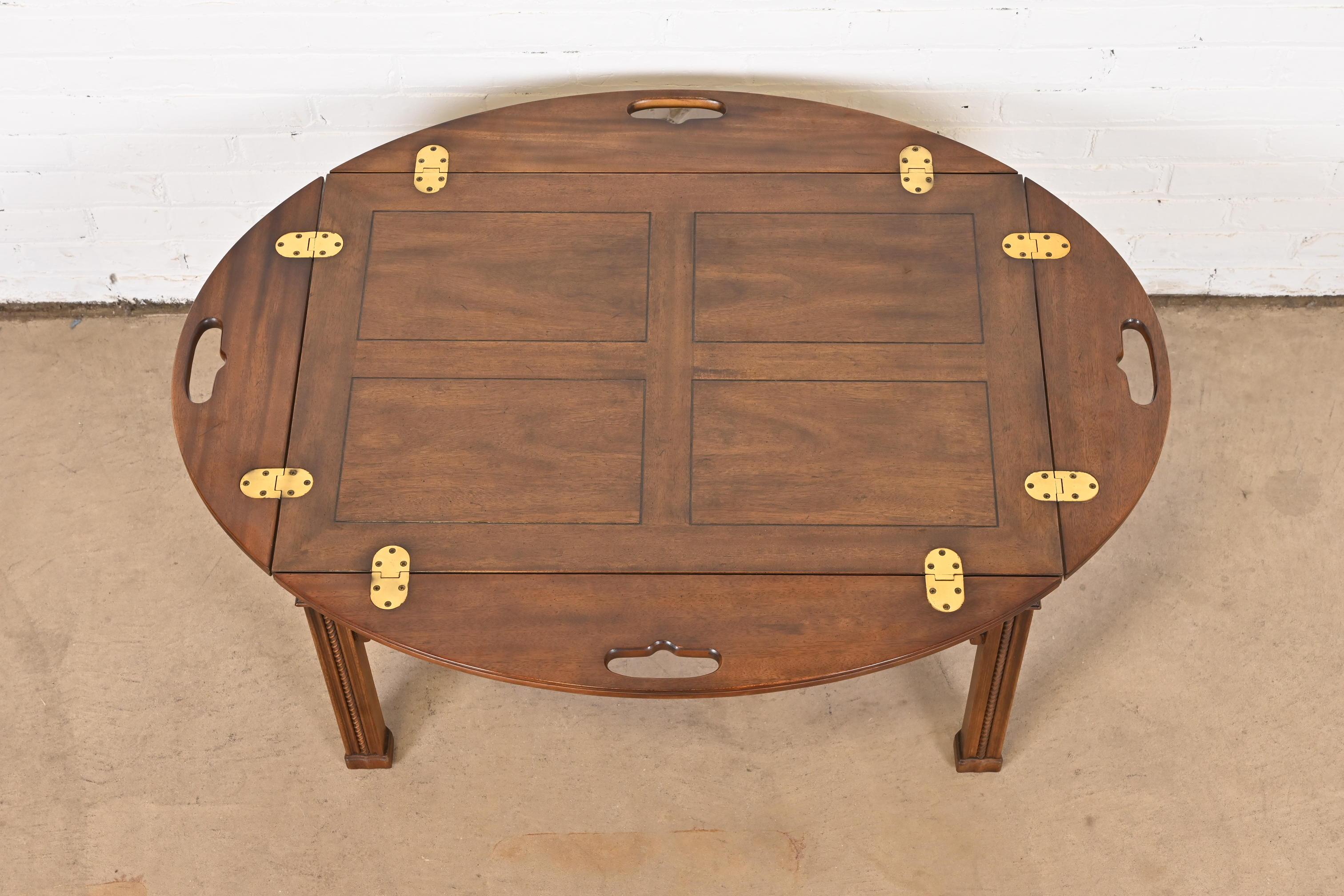 Henredon Chippendale Carved Mahogany Butler's Coffee Table In Good Condition In South Bend, IN