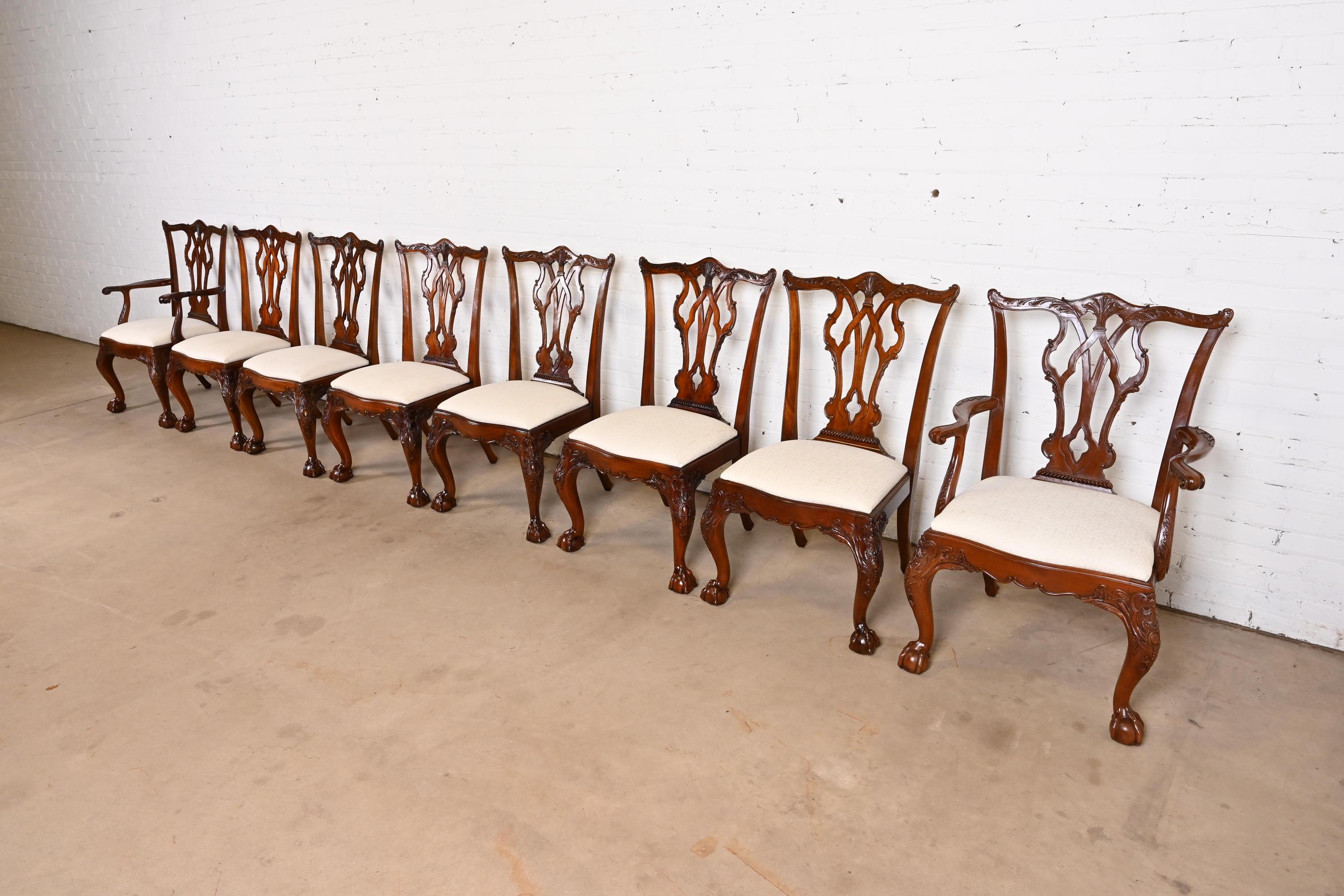 Henredon Chippendale Carved Mahogany Dining Chairs, Set of Eight In Good Condition In South Bend, IN