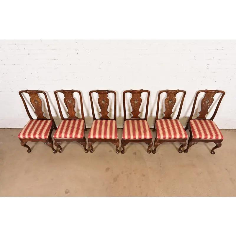 Fine XX secolo Sedie da pranzo in mogano intagliato Henredon Chippendale, set di sei sedie in vendita