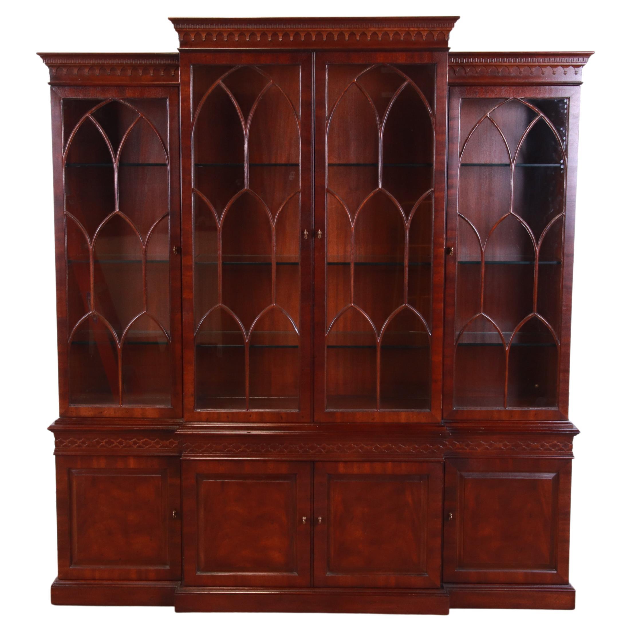 Henredon Chippendale Carved Mahogany Lighted Breakfront Bookcase Cabinet