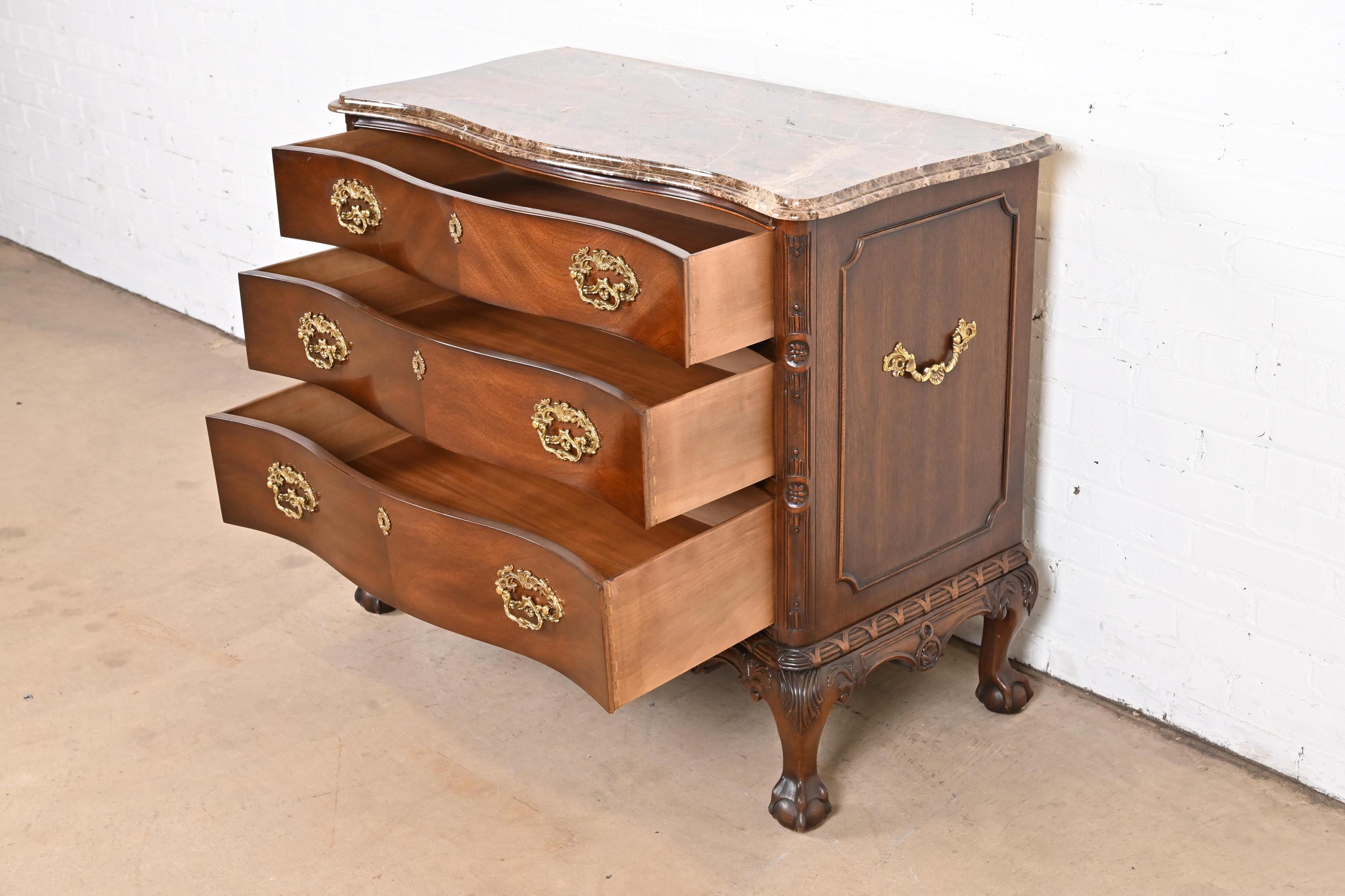 Henredon Chippendale Carved Mahogany Marble Top Serpentine Chest of Drawers For Sale 4