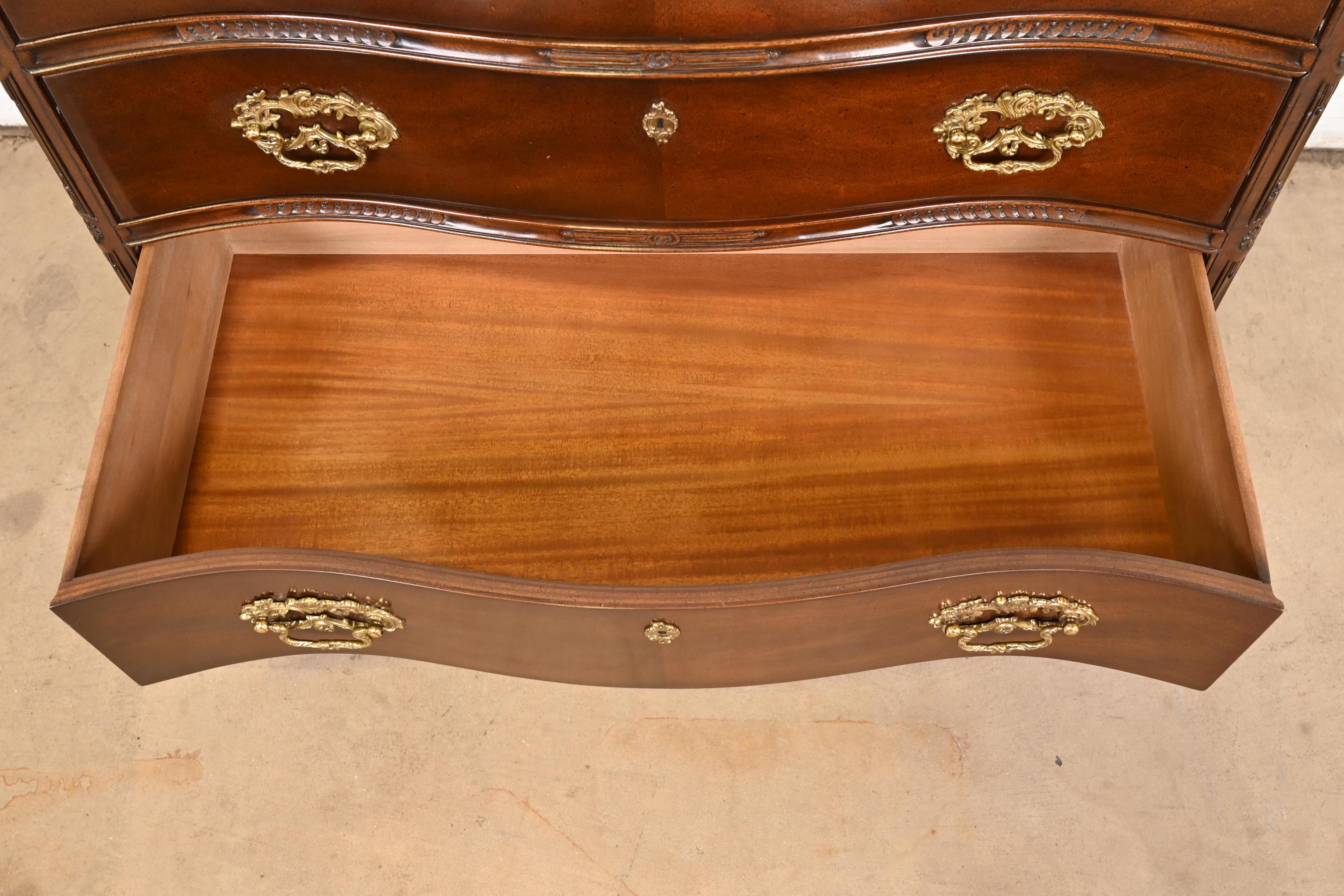 Henredon Chippendale Carved Mahogany Marble Top Serpentine Chest of Drawers For Sale 6