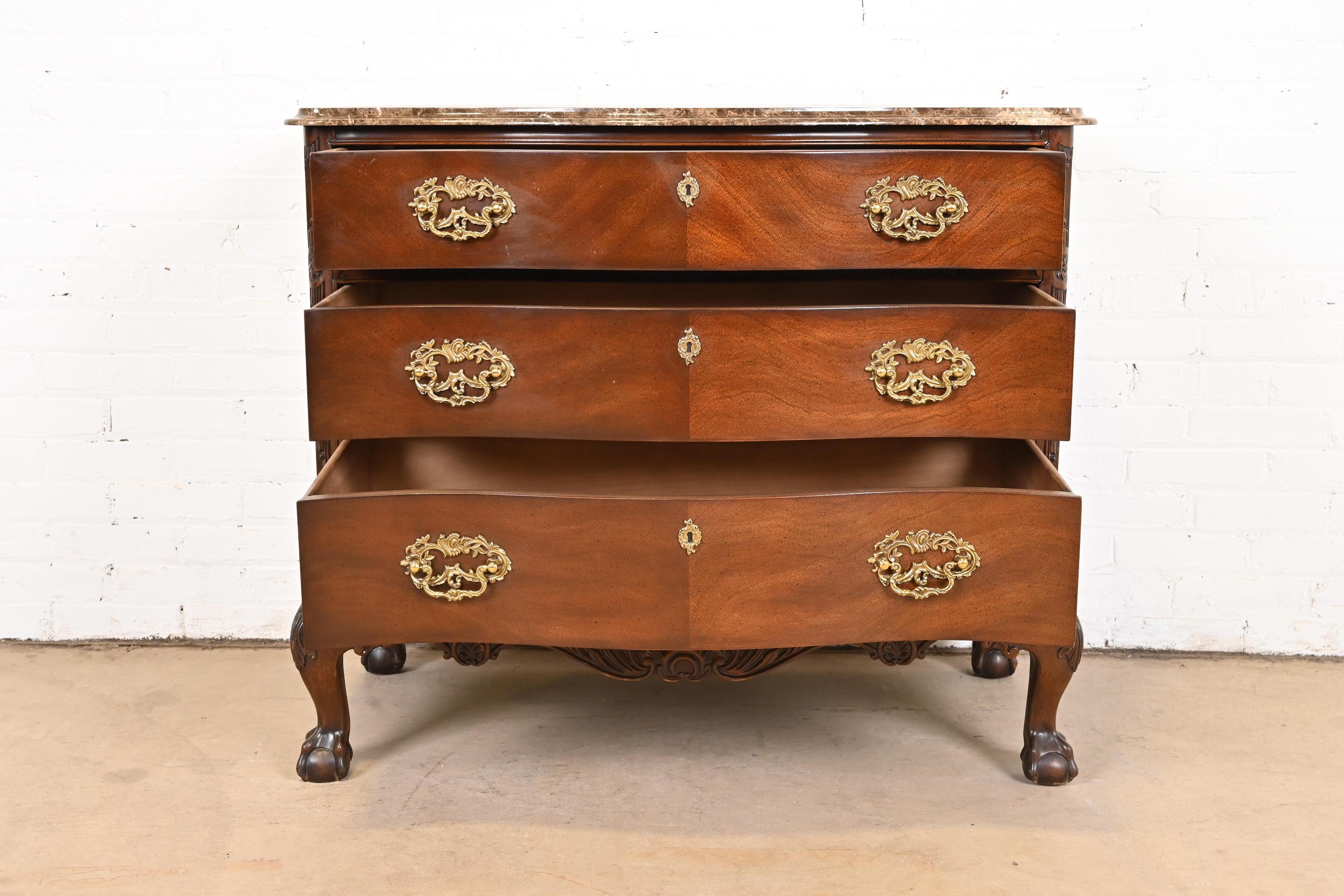 Henredon Chippendale Carved Mahogany Marble Top Serpentine Chest of Drawers For Sale 3