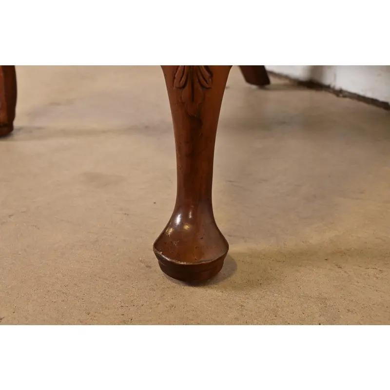 Sedie laterali o sedie da pranzo in mogano intagliato di Henredon Chippendale, coppia in vendita 2