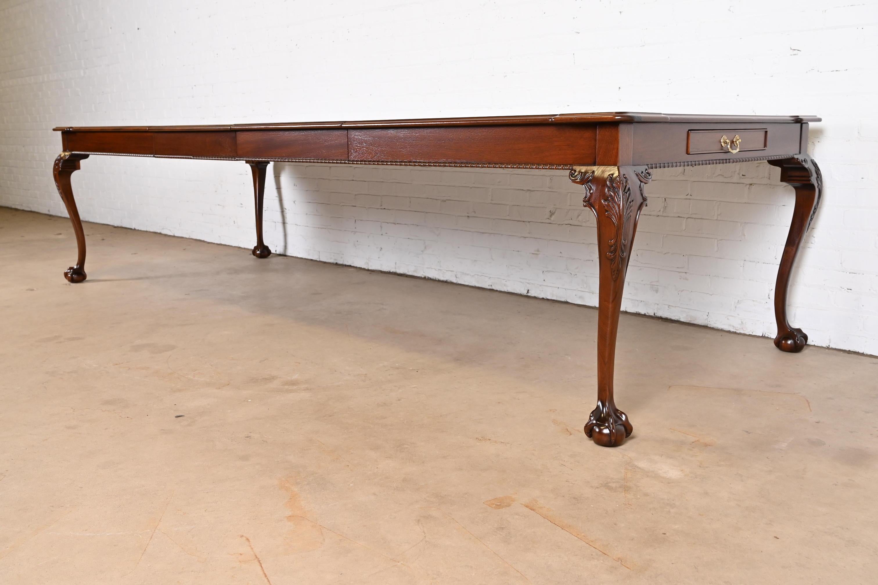 Henredon Chippendale Mahogany and Burl Wood Dining Table, Newly Refinished For Sale 9