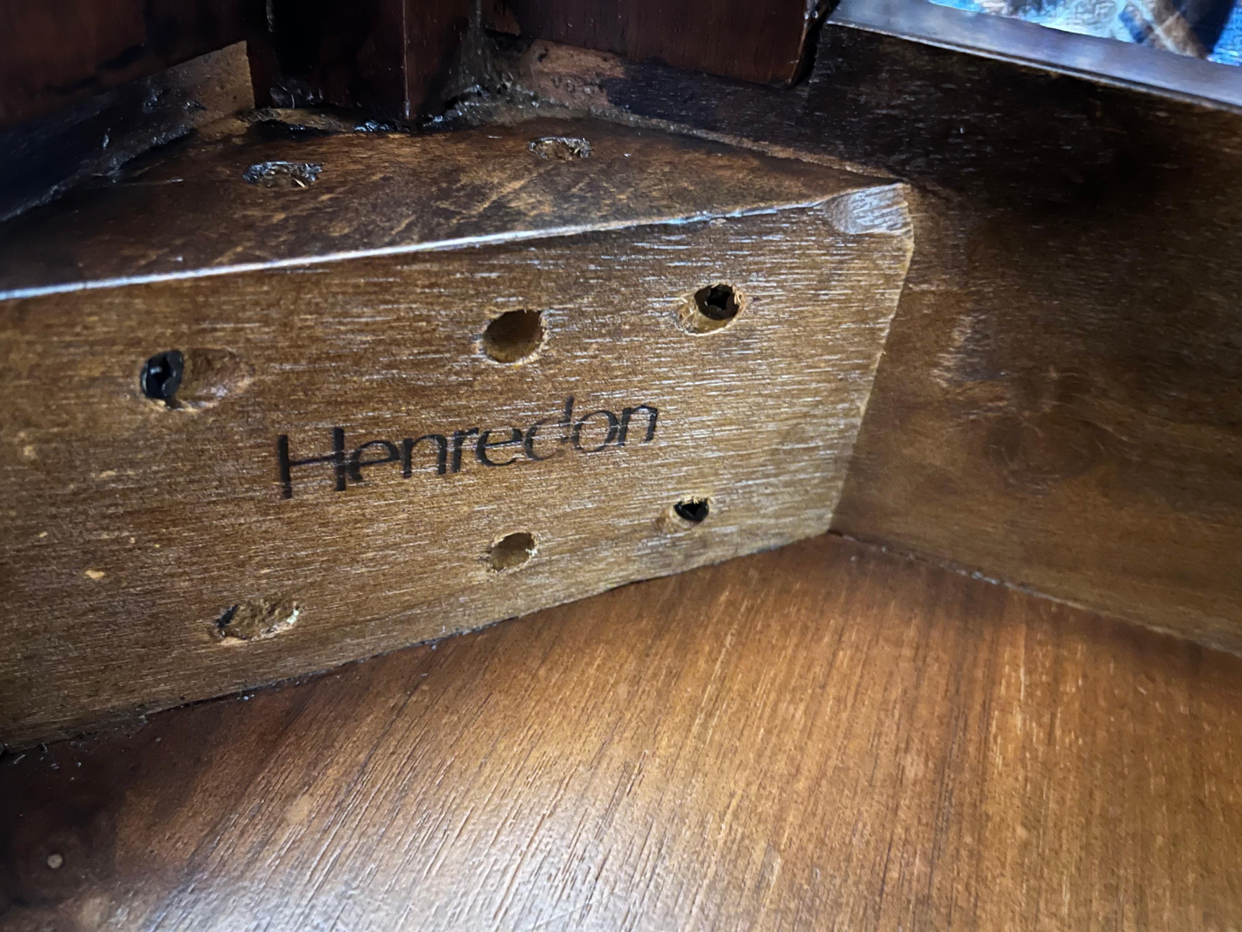 Henredon Chippendale-Esstisch aus Mahagoni und Wurzelholz, neu lackiert im Angebot 14