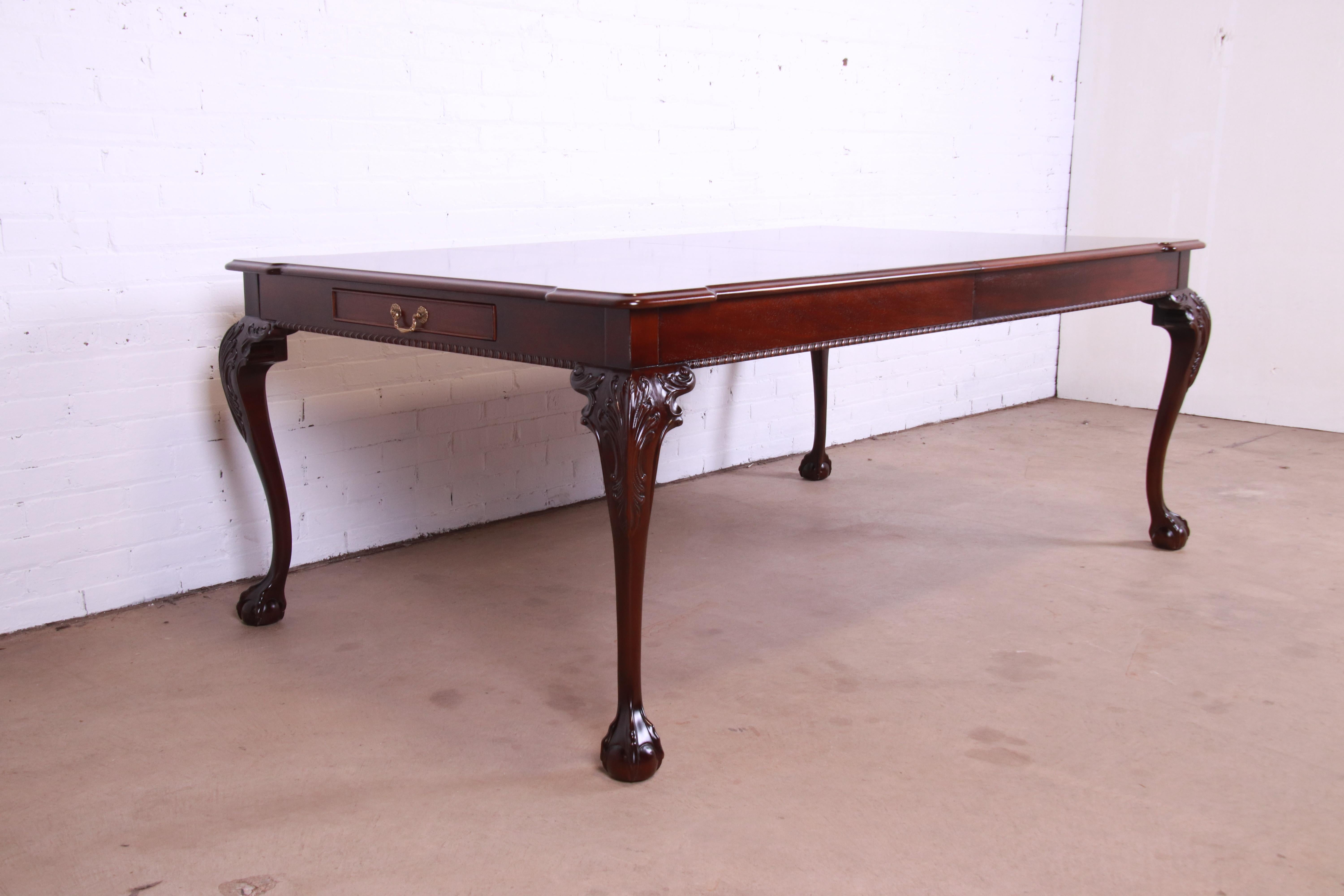 20th Century Henredon Chippendale Mahogany and Burl Wood Dining Table, Newly Refinished