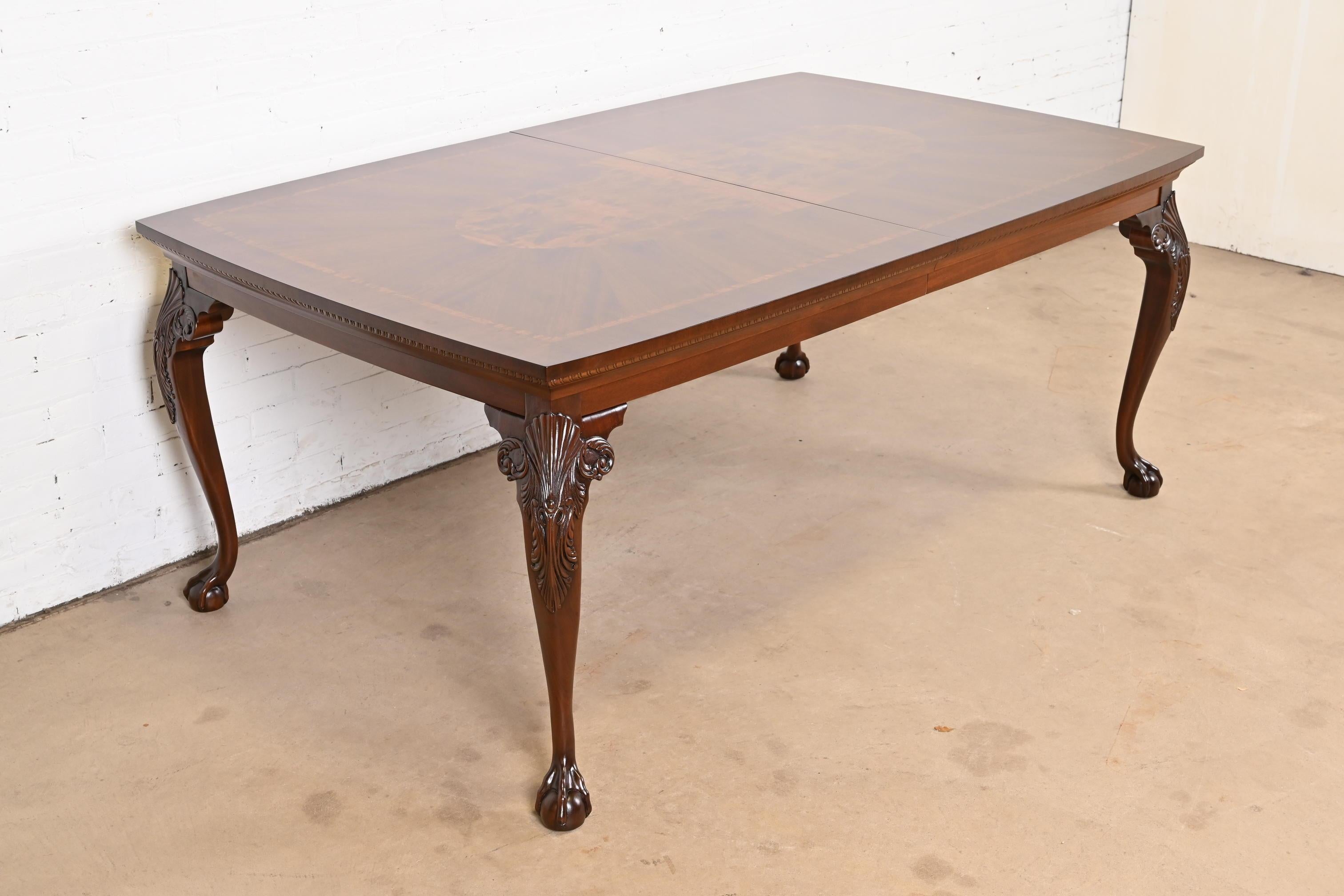Henredon Chippendale Mahogany and Inlaid Burl Wood Extension Dining Table For Sale 10