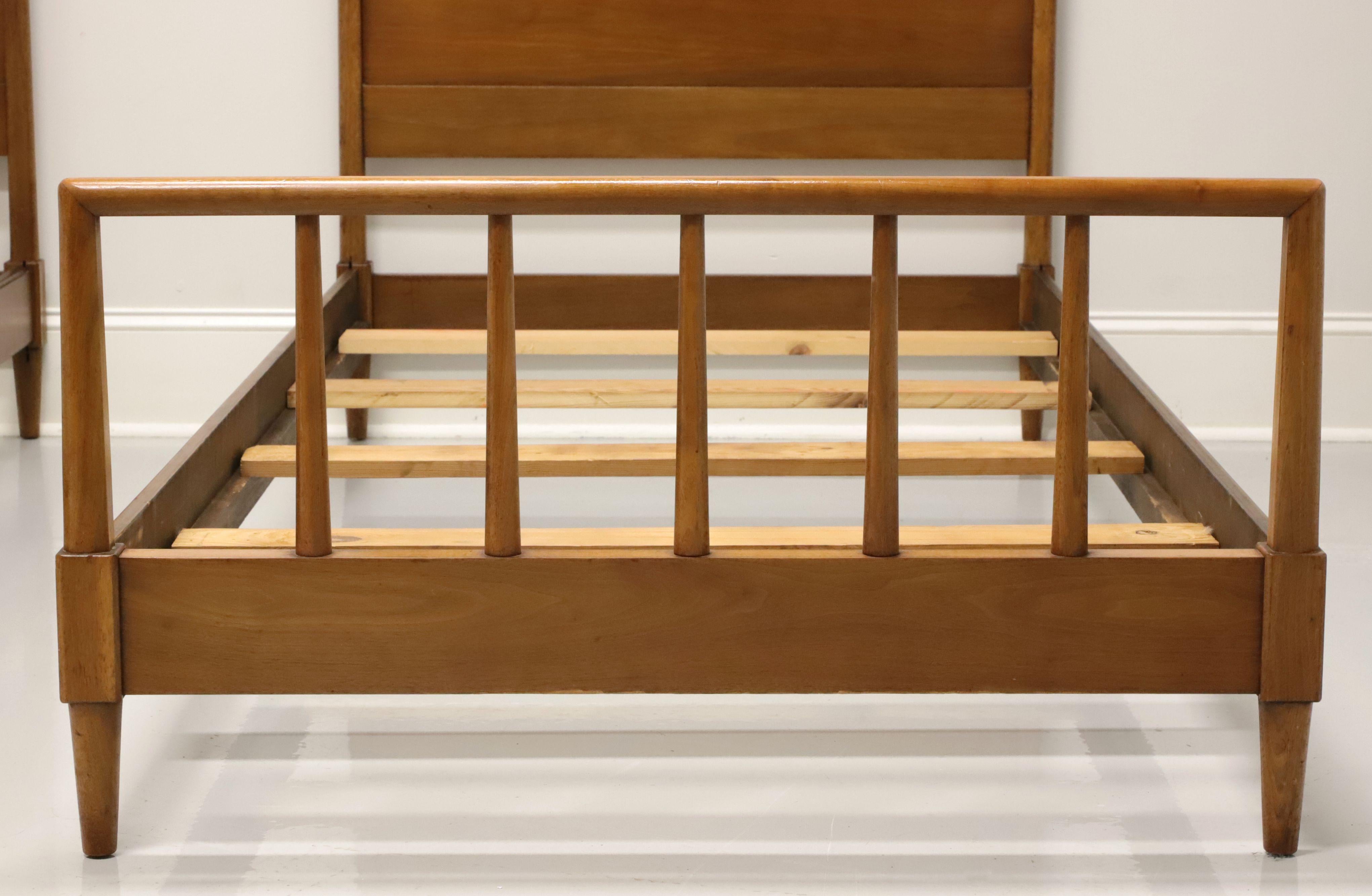 20th Century HENREDON Circa '60 Mid-Century Modern Walnut Twin Beds - Pair
