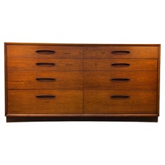 Henredon Circa 60' Mid-Century Walnut 6 Drawer Lowboy Dresser