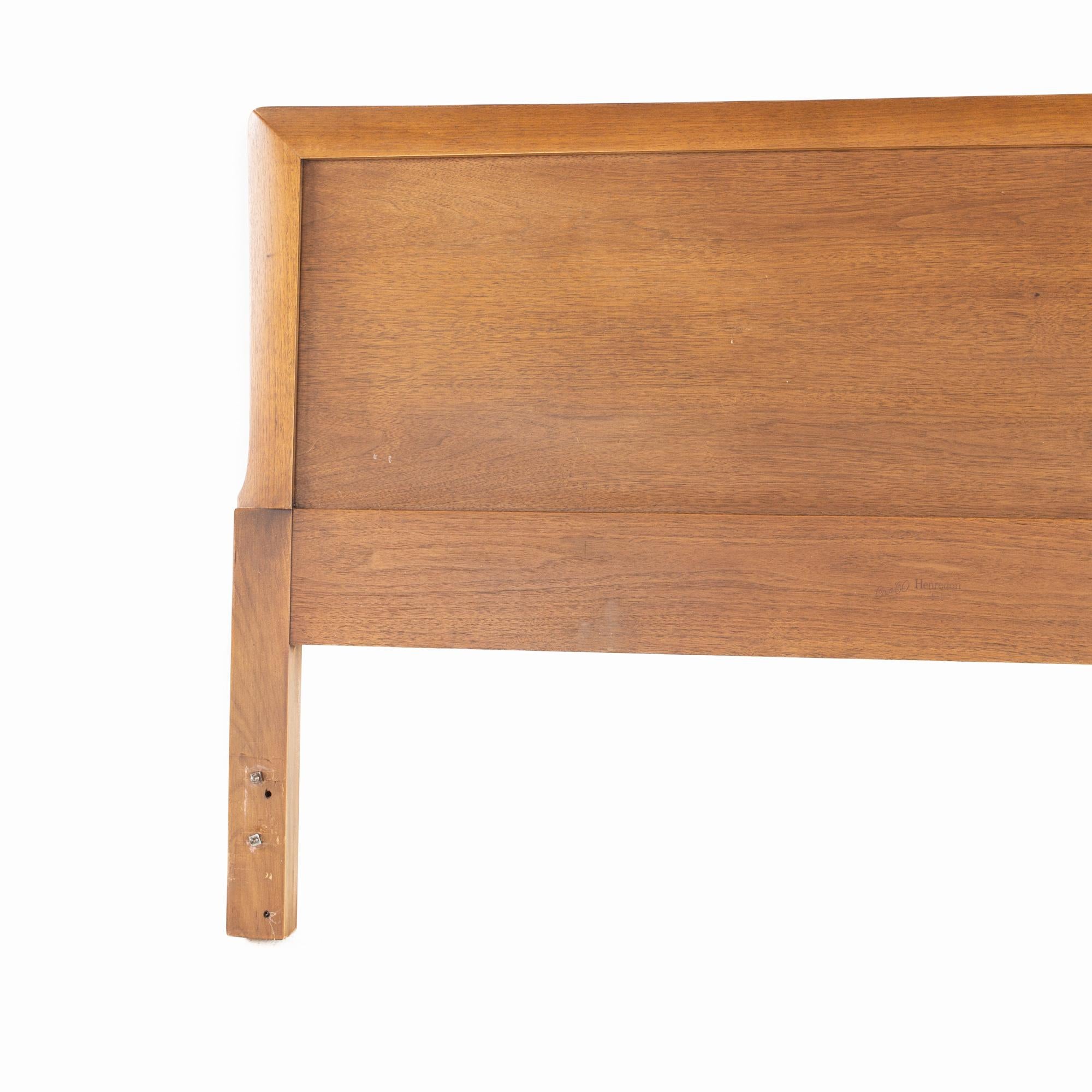 Mid-Century Modern Henredon circa 60' Mid-Century Walnut Full Headboard For Sale