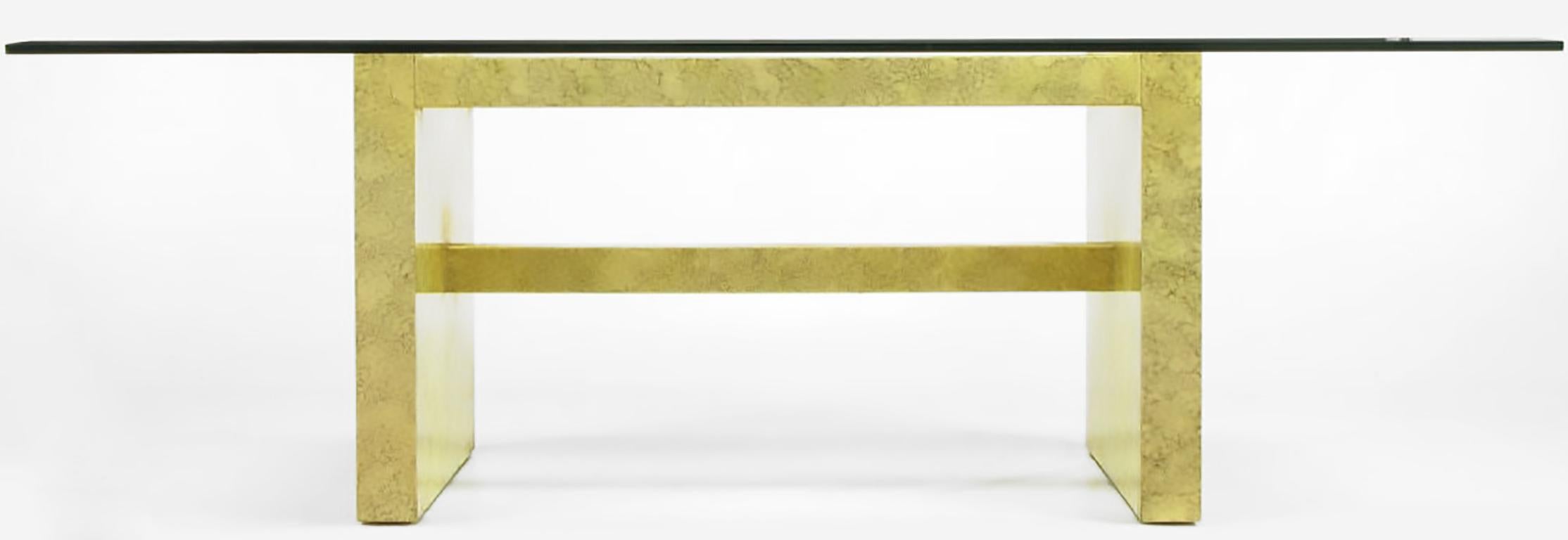 Américain Table de salle à manger Henredon datant d'environ 1975 avec base en verre et marbre en vente
