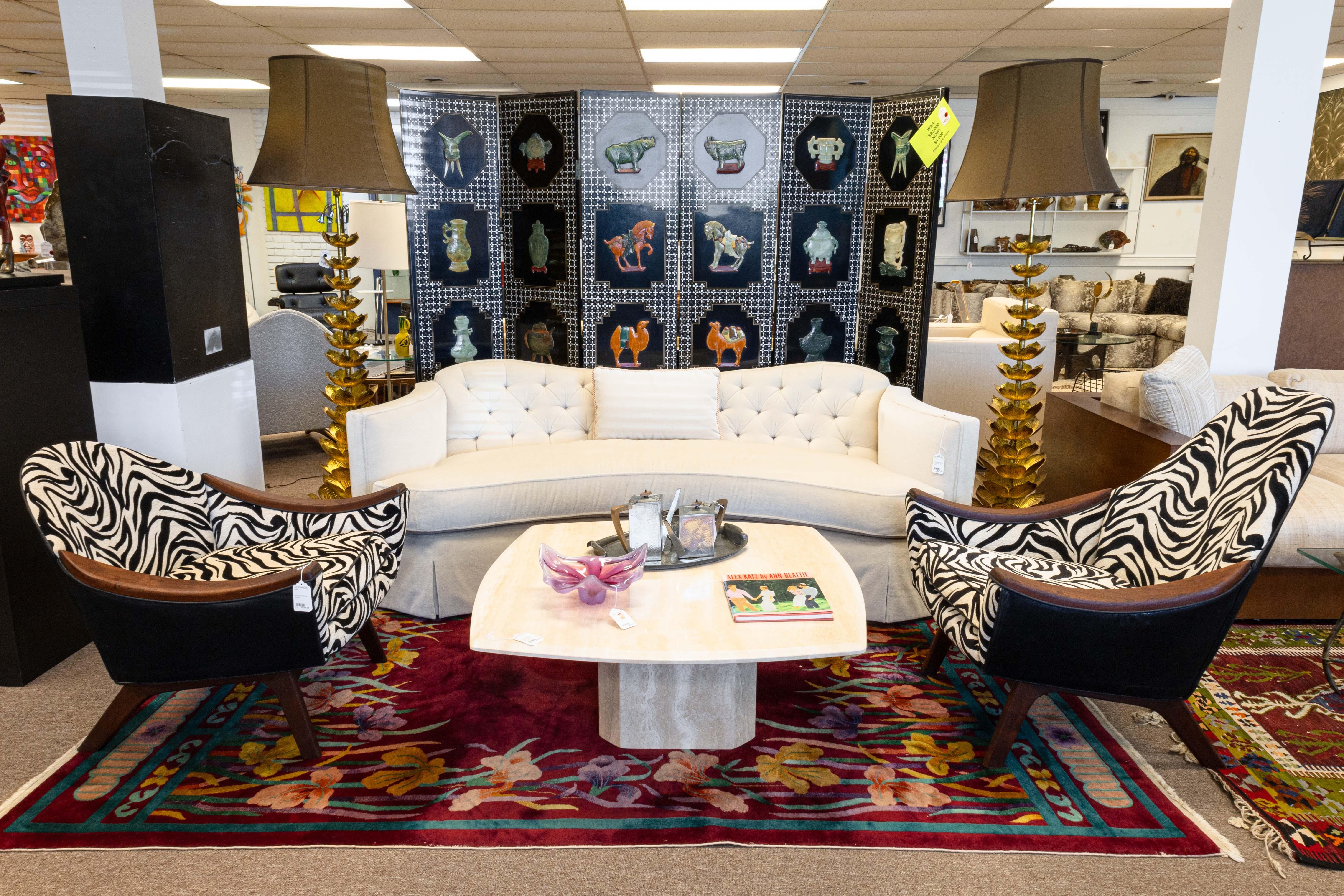 A Henredon contemporary modern sofa. This is a beautiful modern sofa with a luxurious design and choice of materials. This piece is upholstered in a gorgeous and ultra soft mohair velvet with a creamy off white coloring. This beautiful fabric is