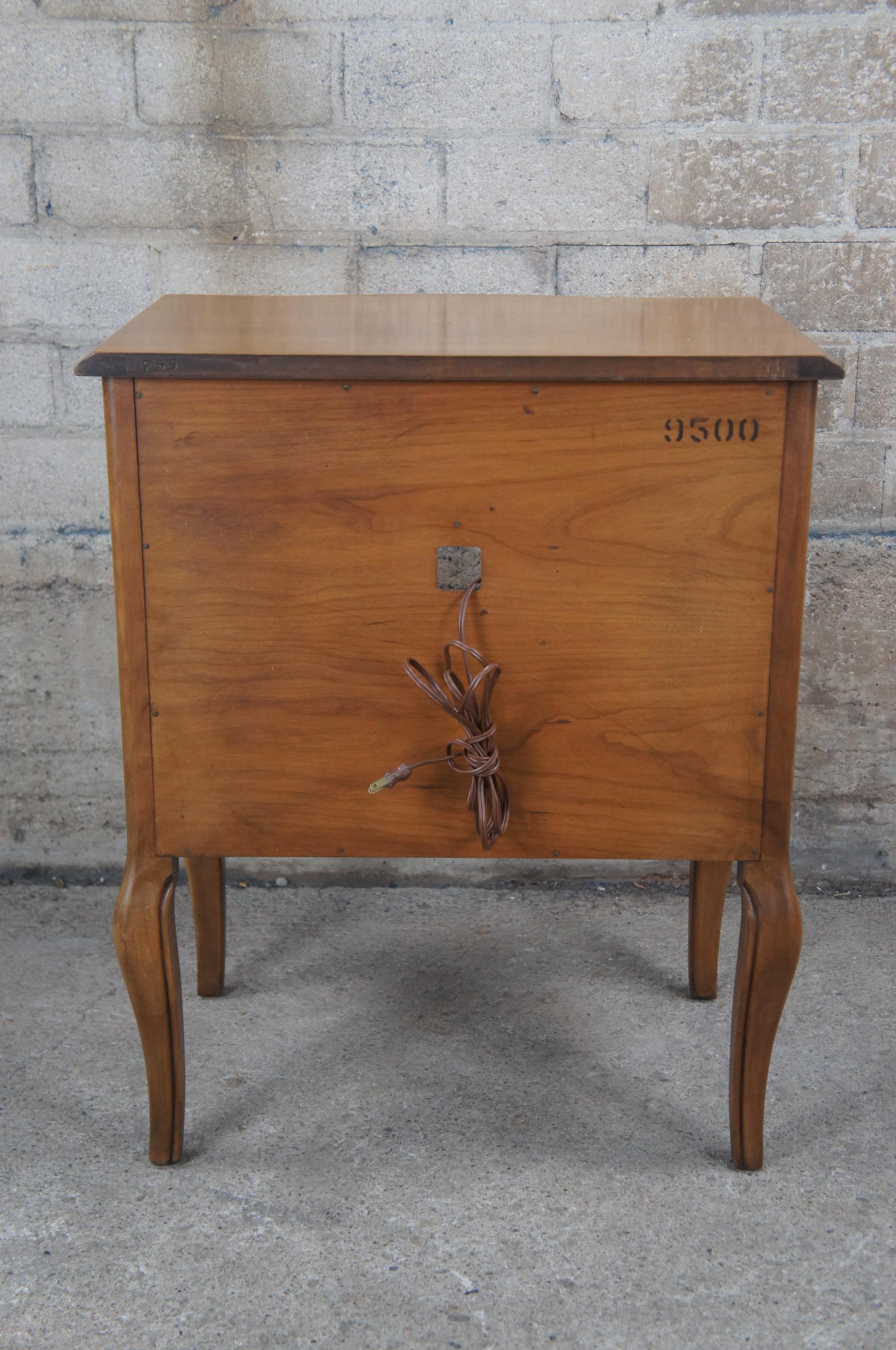Henredon Country French Louis XV Serpentine Tulip Wood Side Table Nightstand 5