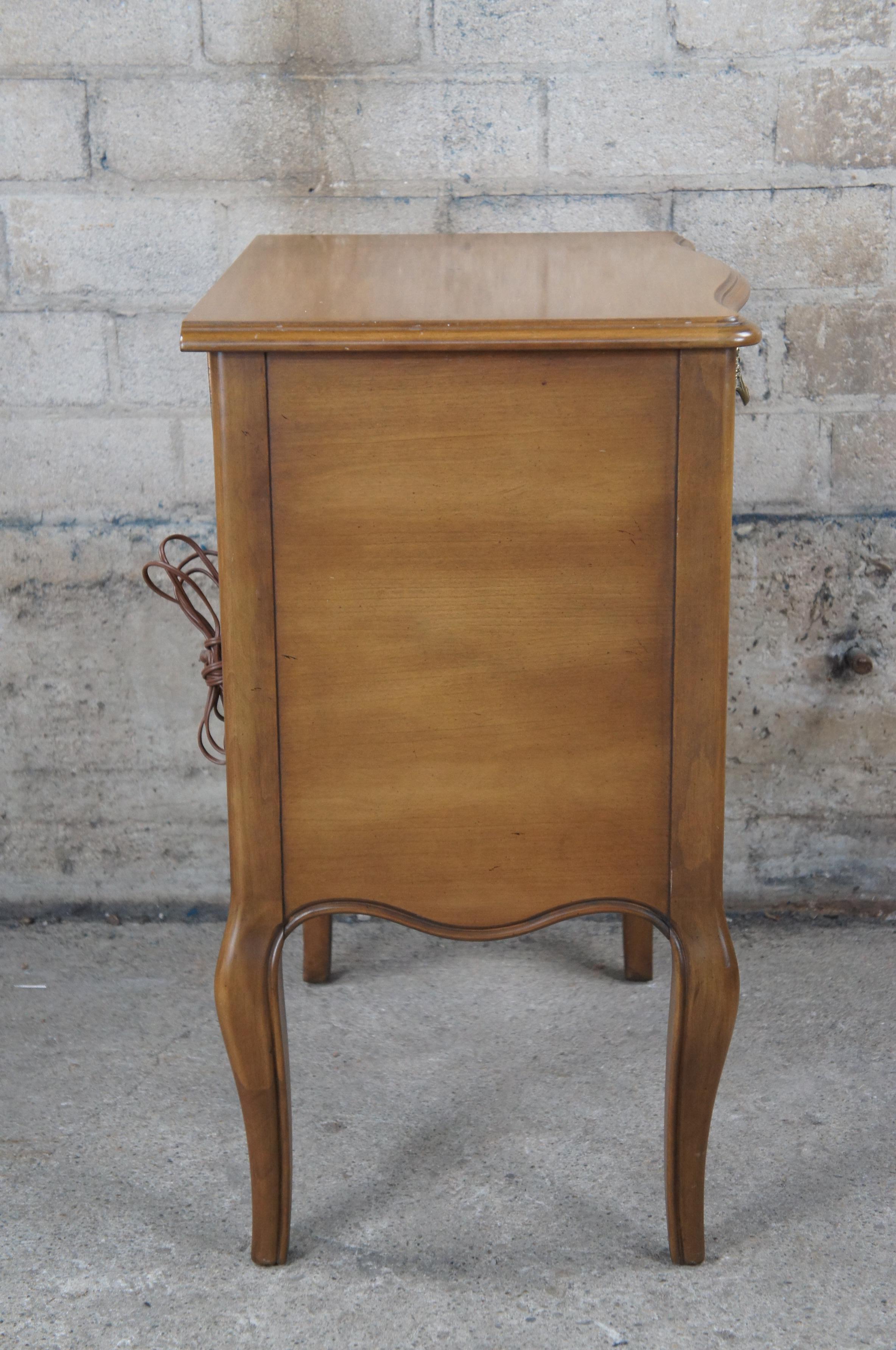 Henredon Country French Louis XV Serpentine Tulip Wood Side Table Nightstand 4