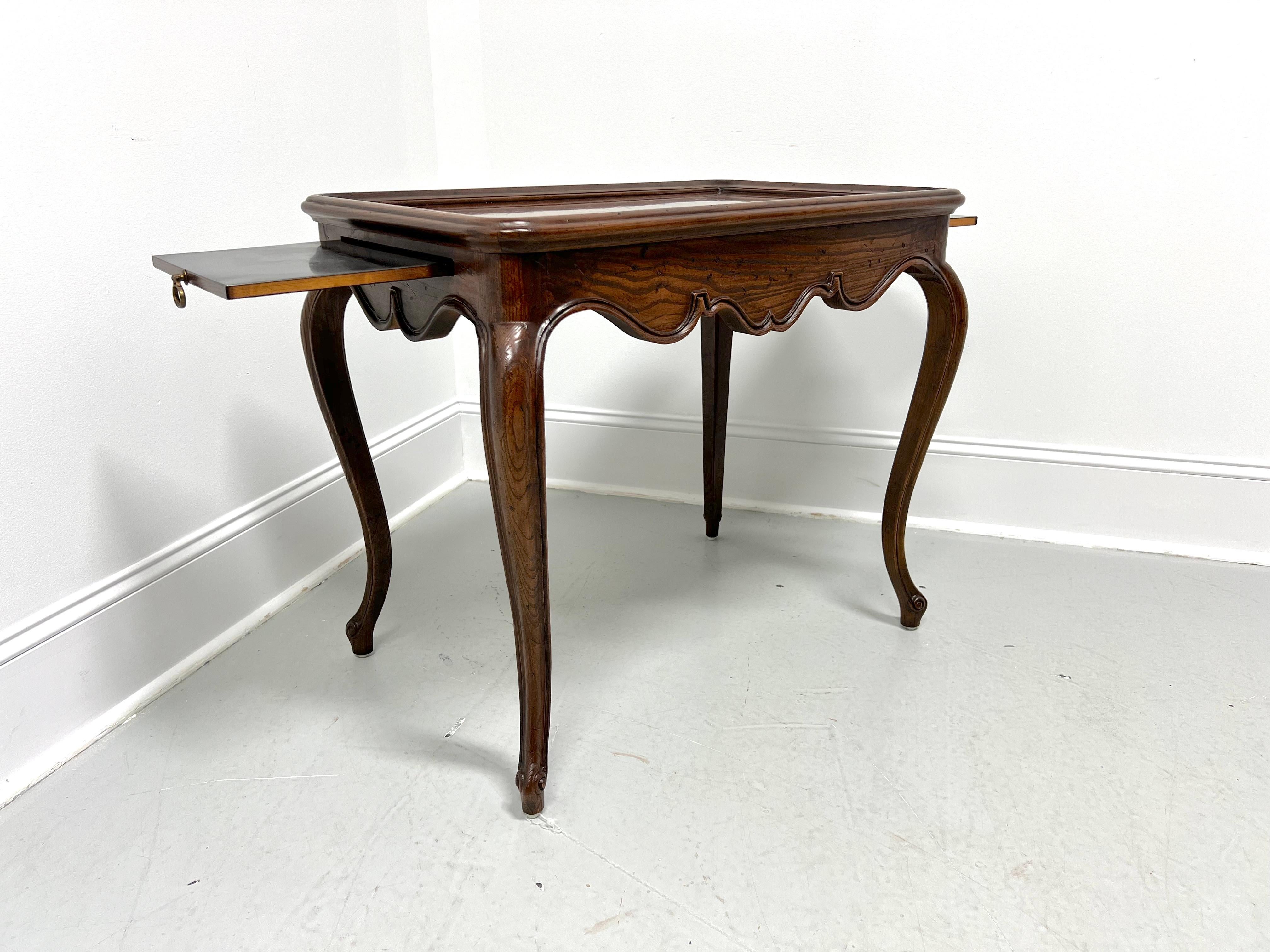 HENREDON Distressed Burl Oak French Country Style Tea Table In Good Condition For Sale In Charlotte, NC