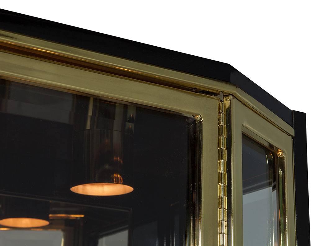 Henredon Ebonized and Brass Curio Cabinet In Good Condition In North York, ON