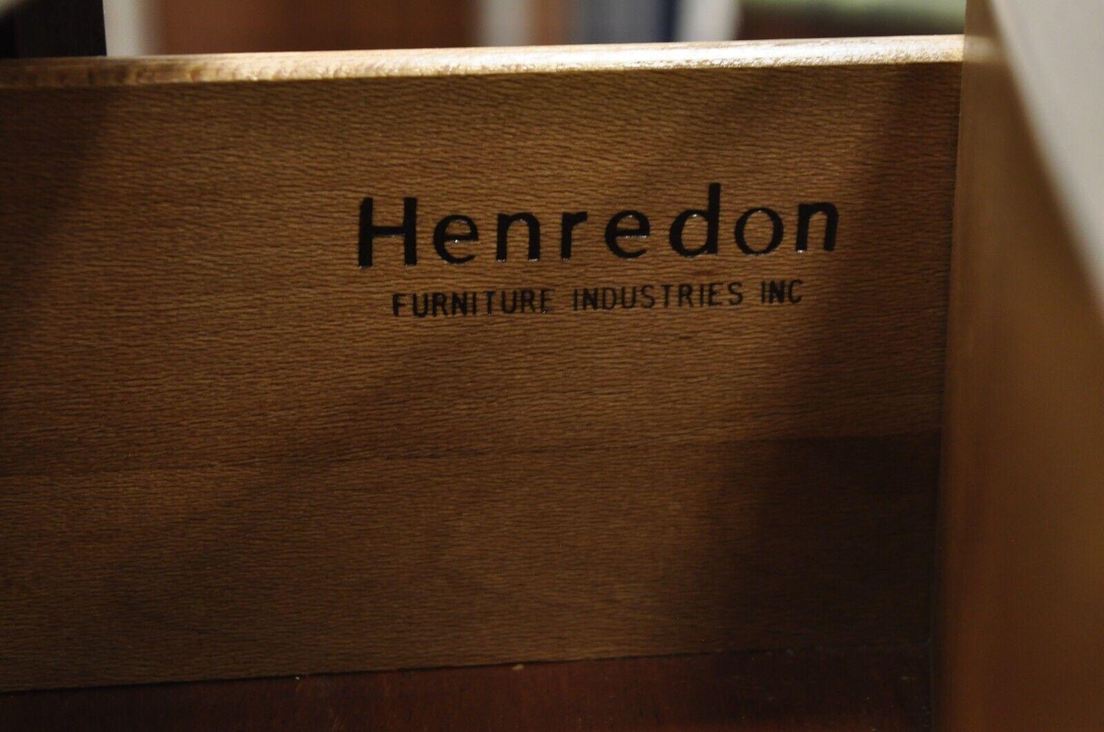 Henredon Empire Neoklassizistische Kommode aus Mahagoni mit Marmorplatte und 4 Schubladen, Kommode im Angebot 3