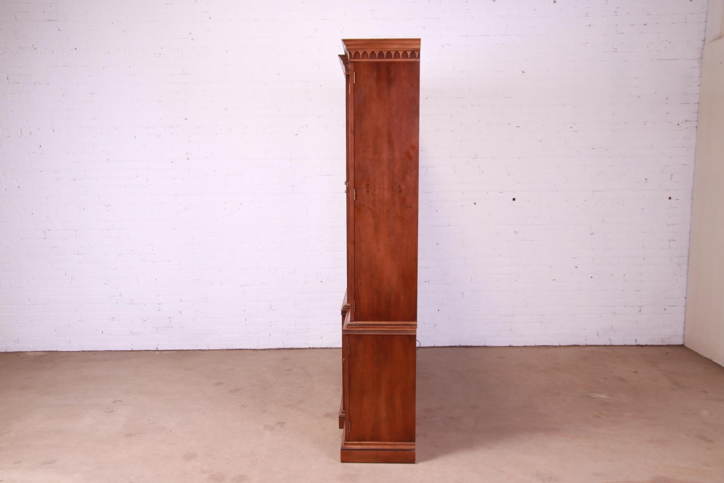 Henredon English Georgian Inlaid Yew Wood Breakfront Bookcase Cabinet For Sale 9