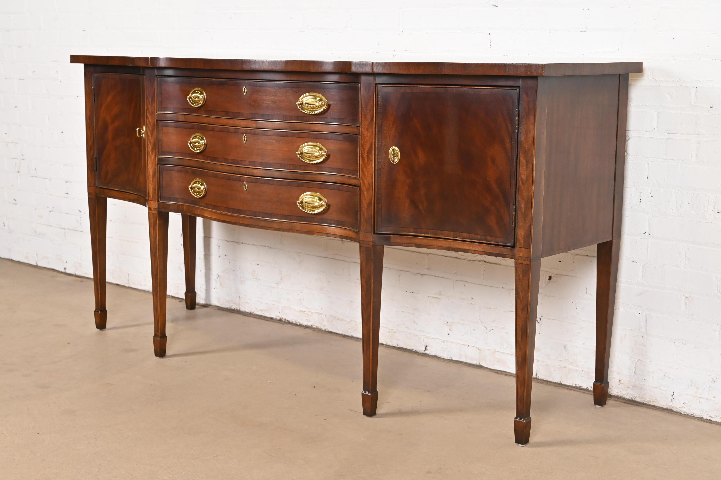 Henredon Federal Mahogany Bow Front Sideboard Credenza In Good Condition In South Bend, IN