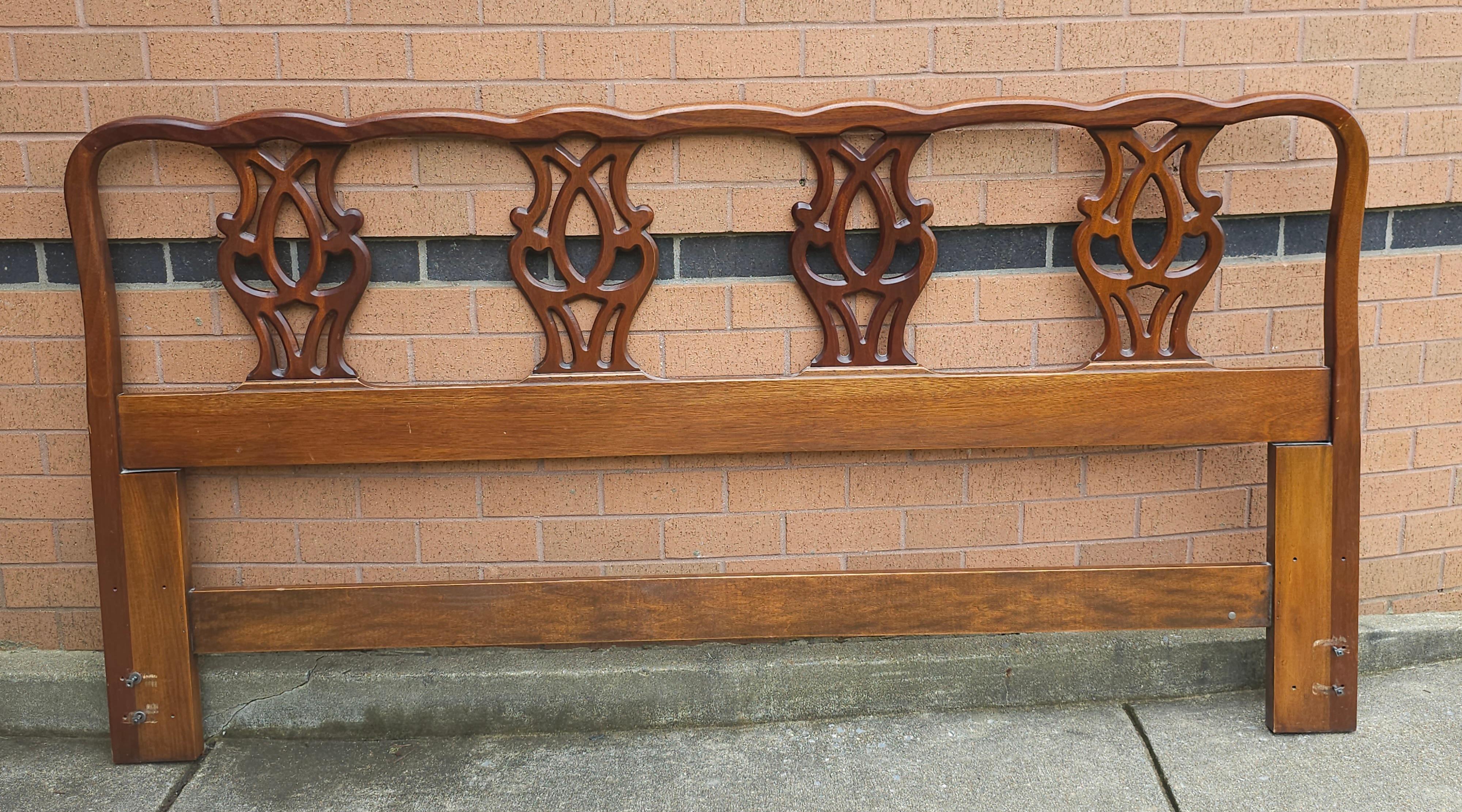 Henredon Fine Furniture Chippendale Style Mahogany King Size Headboard For Sale 1