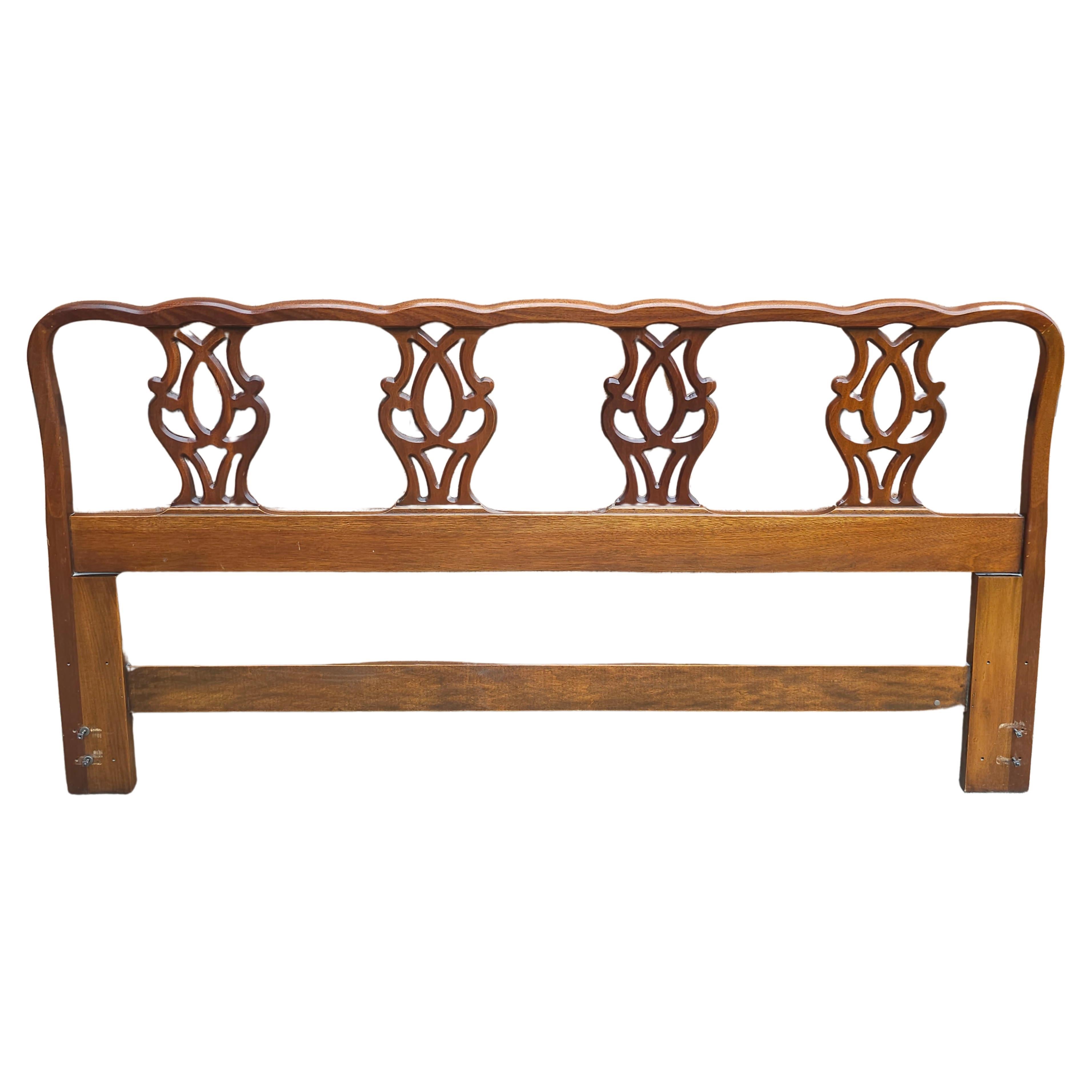 Henredon Fine Furniture Chippendale Style Mahogany King Size Headboard  For Sale