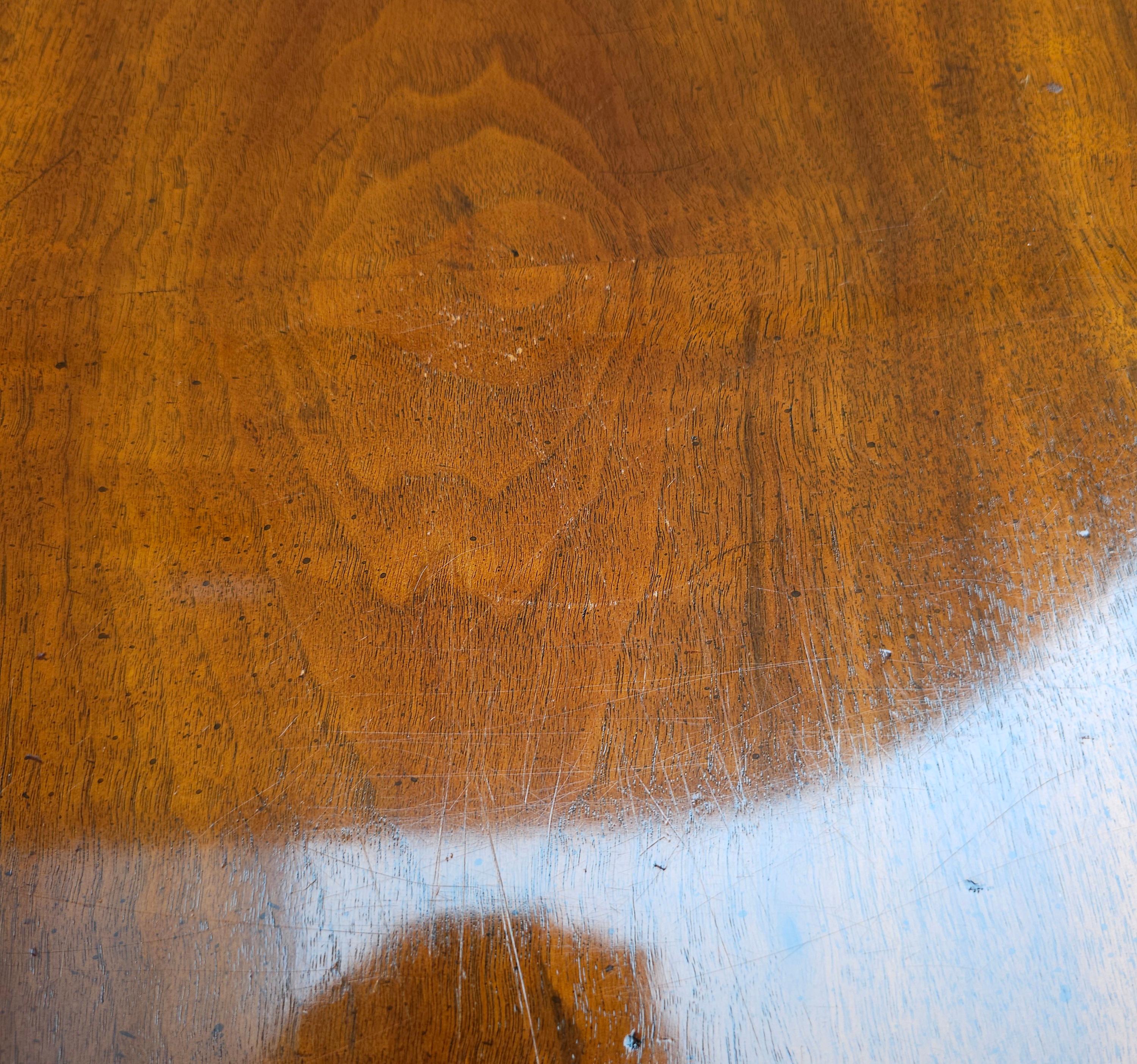 20th Century Henredon Fine Furniture Walnut Bookmatched  Side Table For Sale