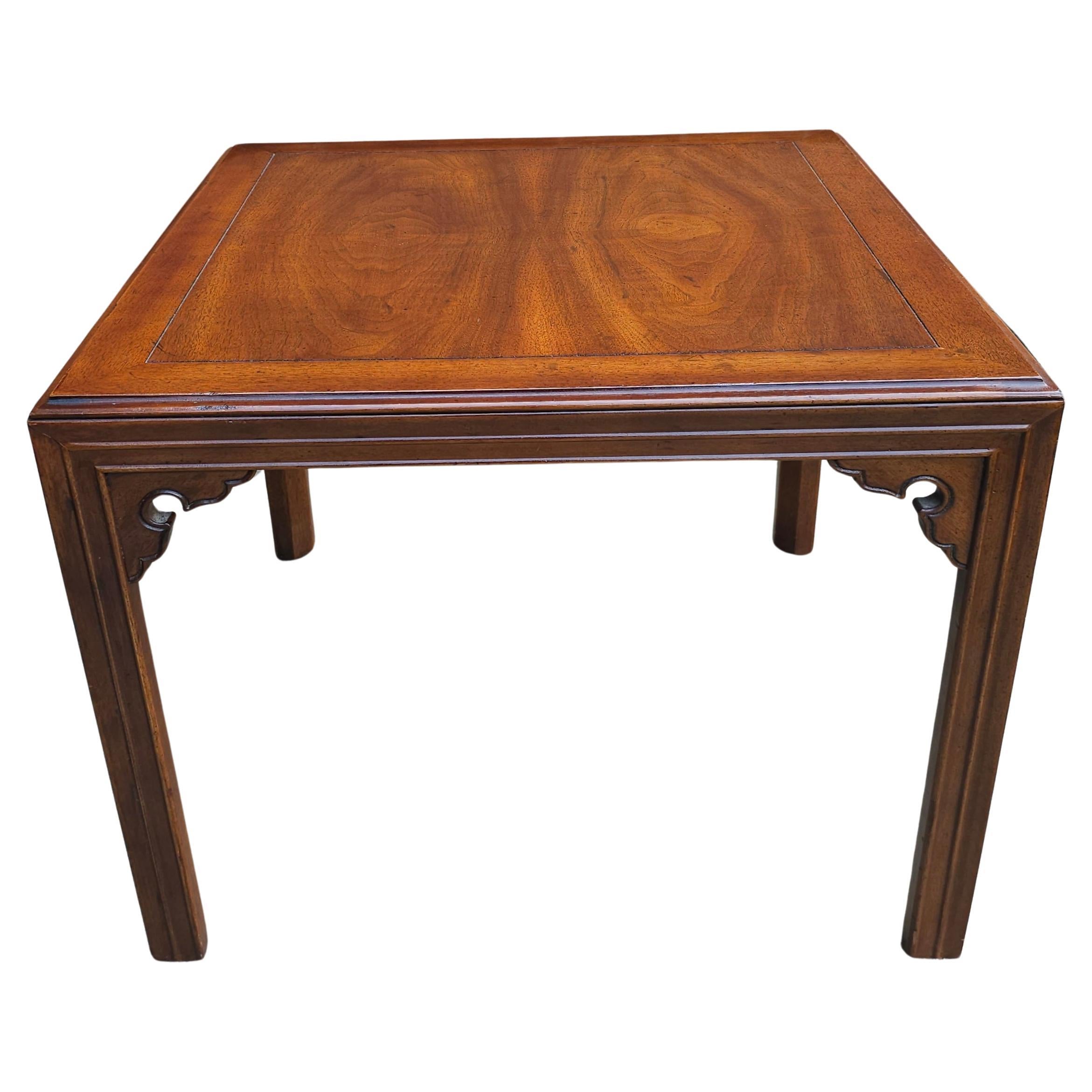 Henredon Fine Furniture Nussbaumholz Bookmatched  Beistelltisch