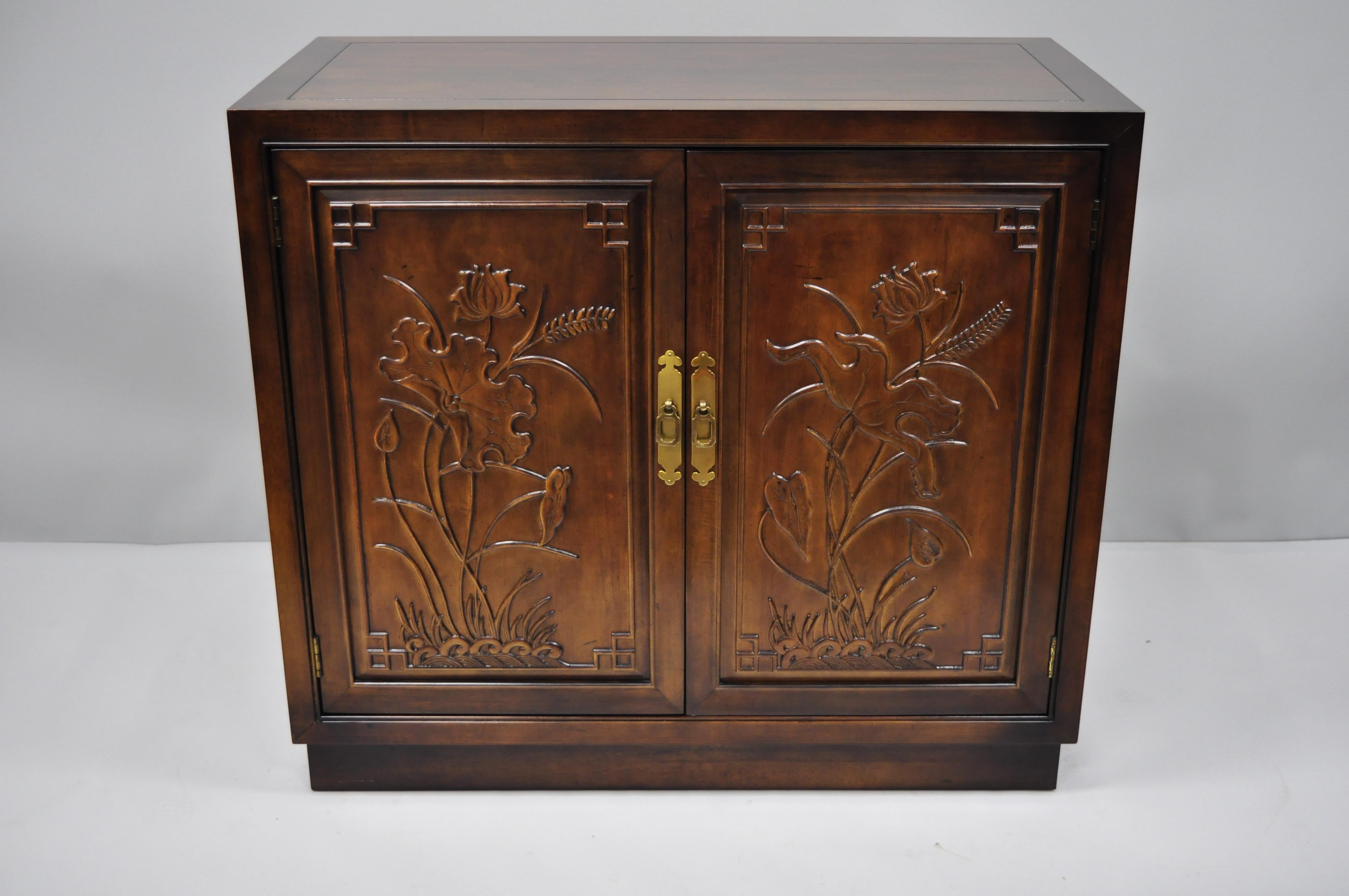 Henredon Folio 16 Asiatischer Chinoiserie-Servierschrank mit Blumenschnitzereien, USA 5