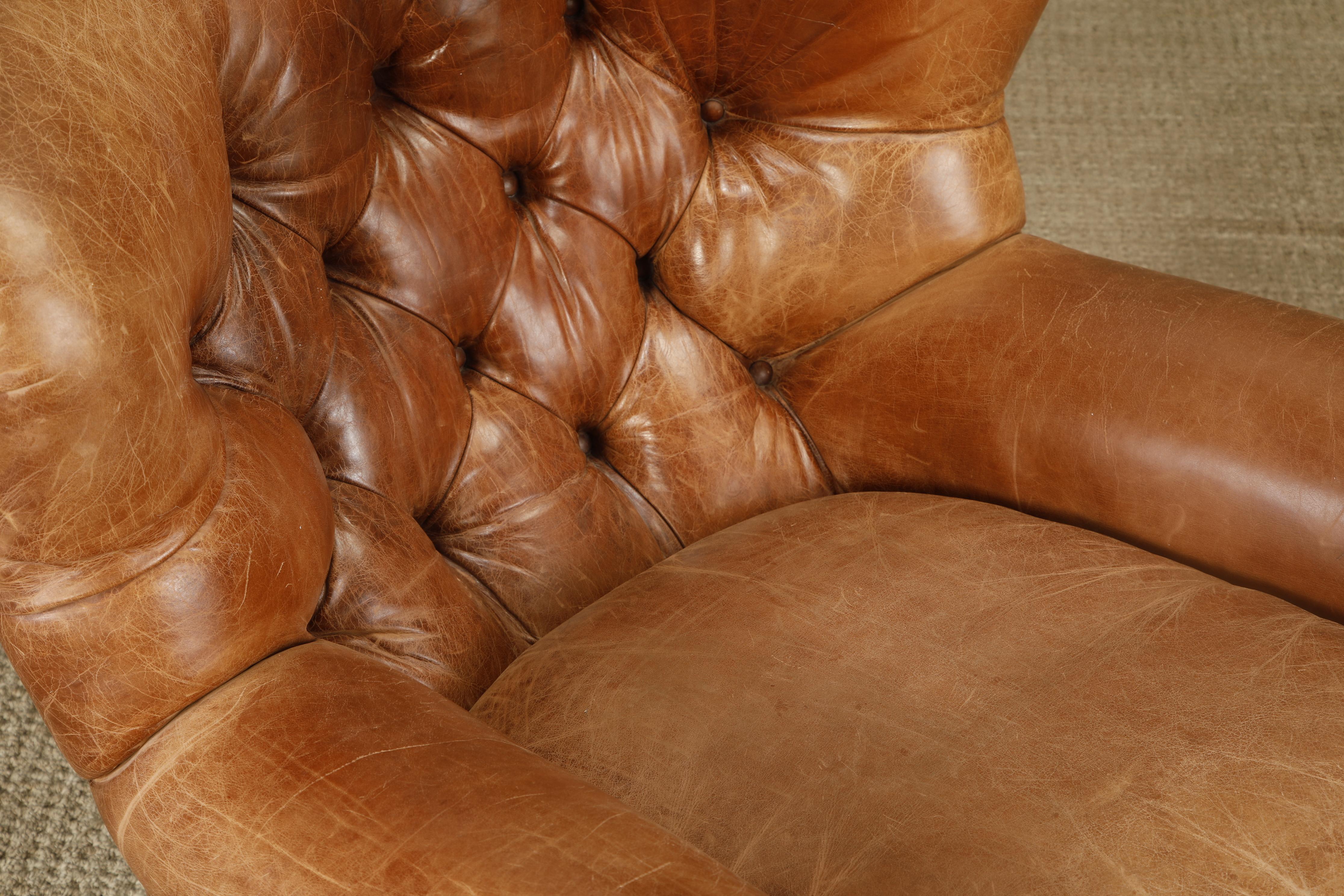 Henredon for Ralph Lauren Leather Wingback Writer's Club Chair & Ottoman, signé en vente 4