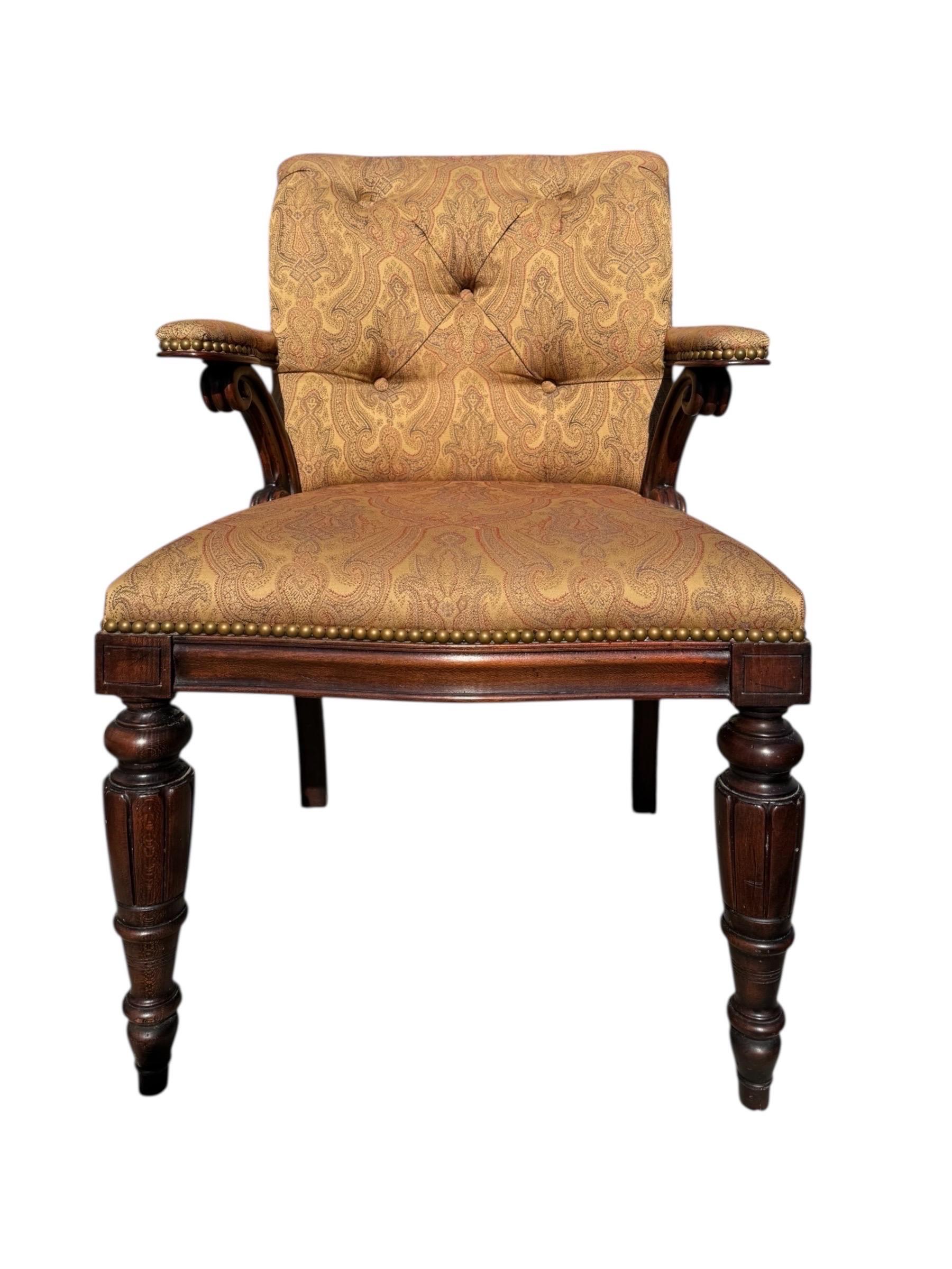 Un par de sillones estilo Luis XVI 